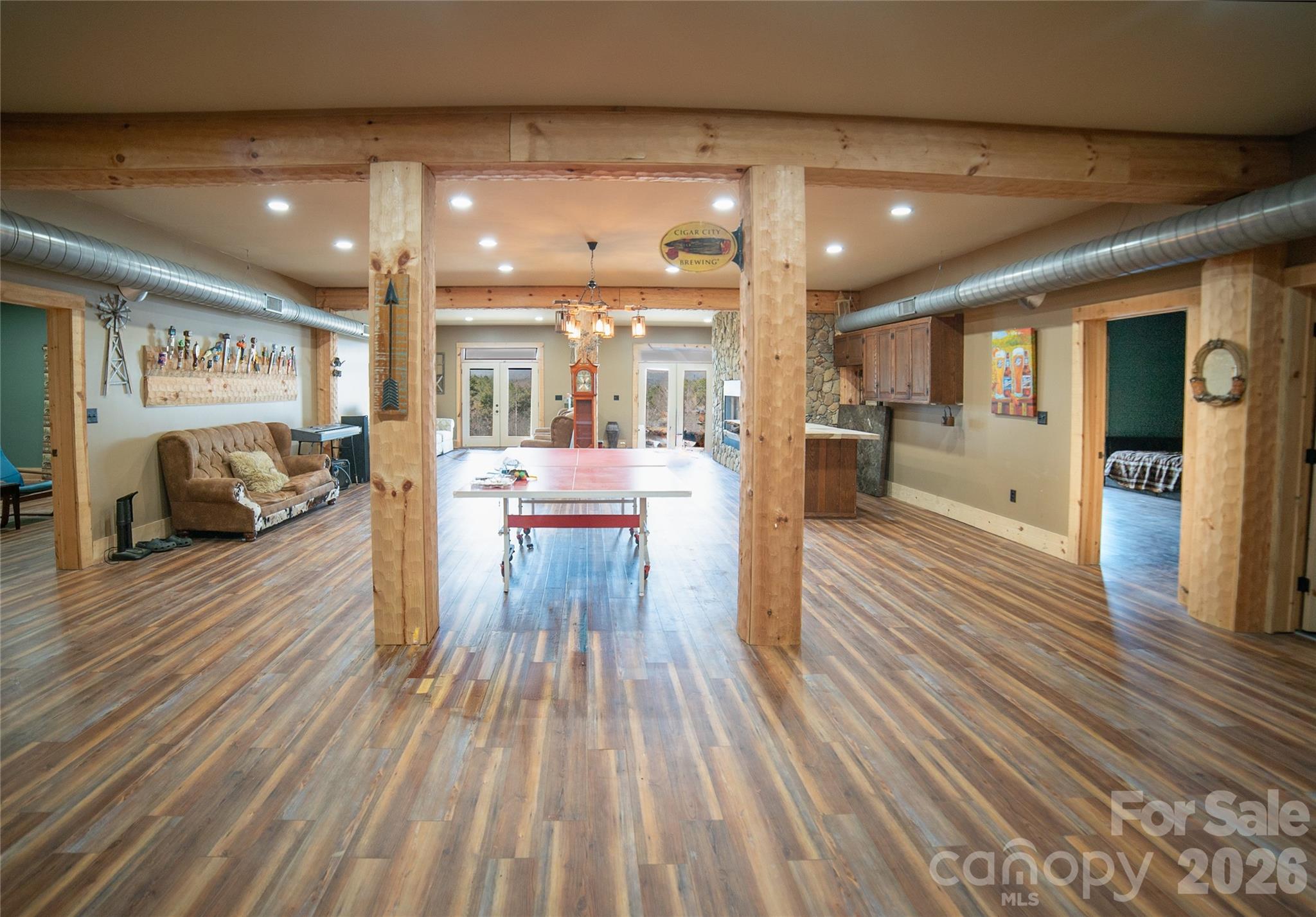 4885 Grandin Road — Lenoir