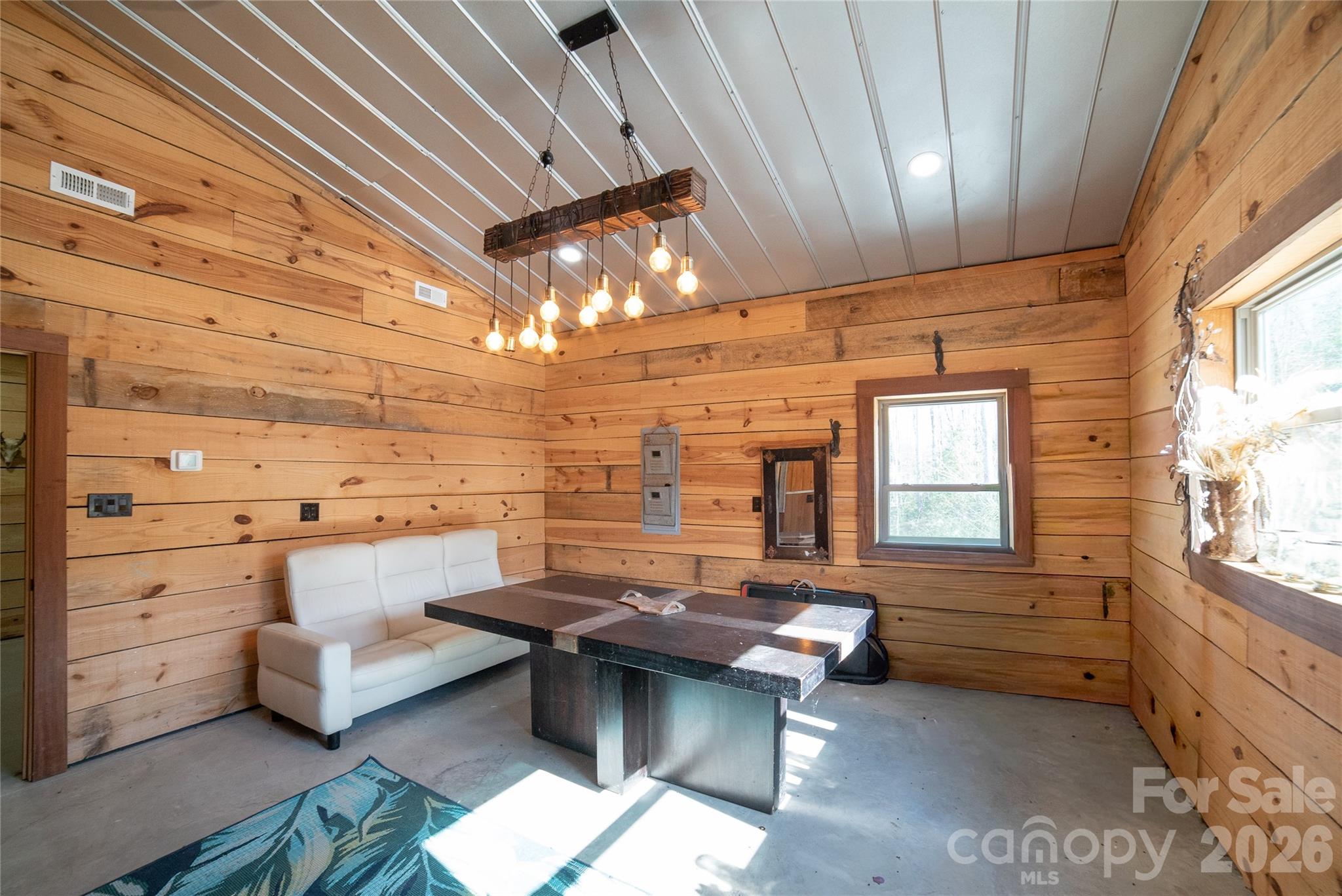 4885 Grandin Road — Lenoir