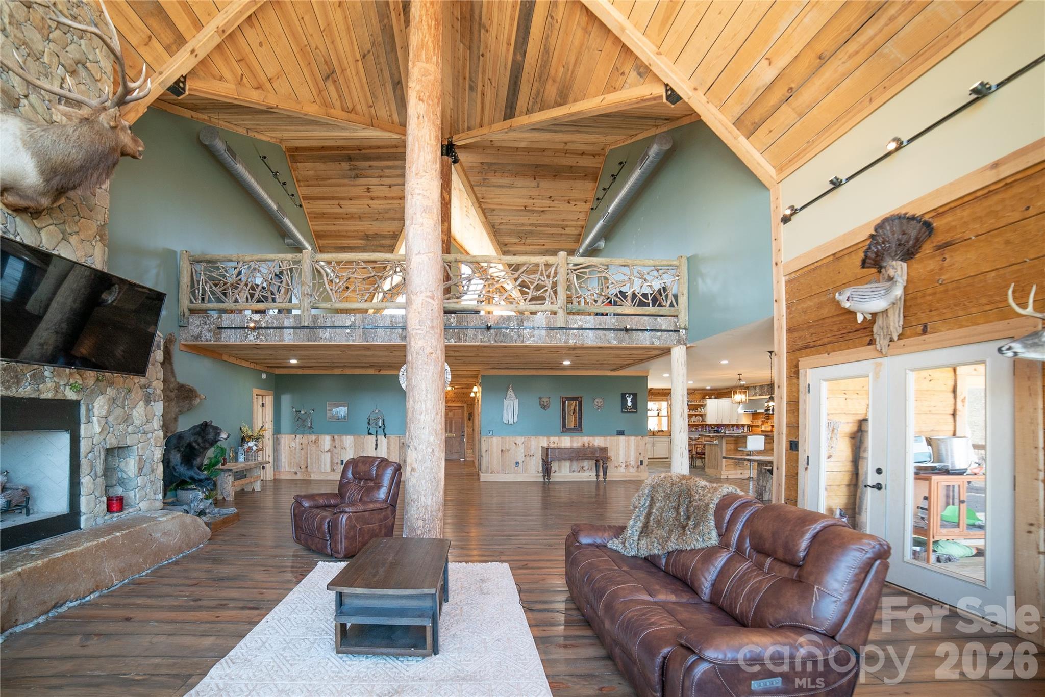 4885 Grandin Road — Lenoir