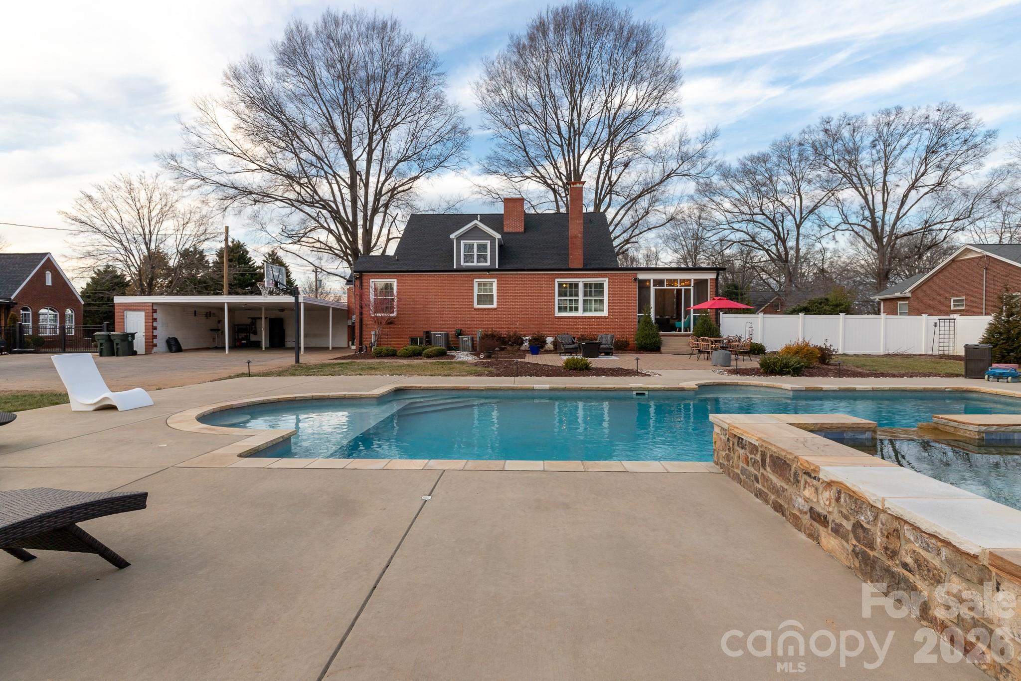813 W Mountain Street — Kings Mountain