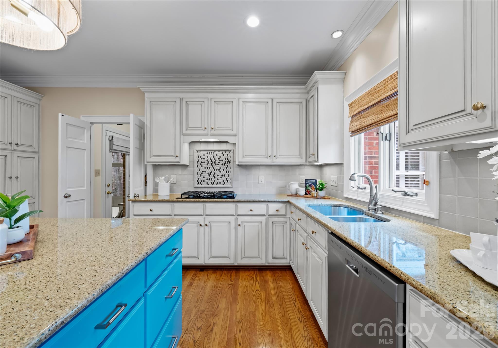 4026 Sharon View Road — Charlotte