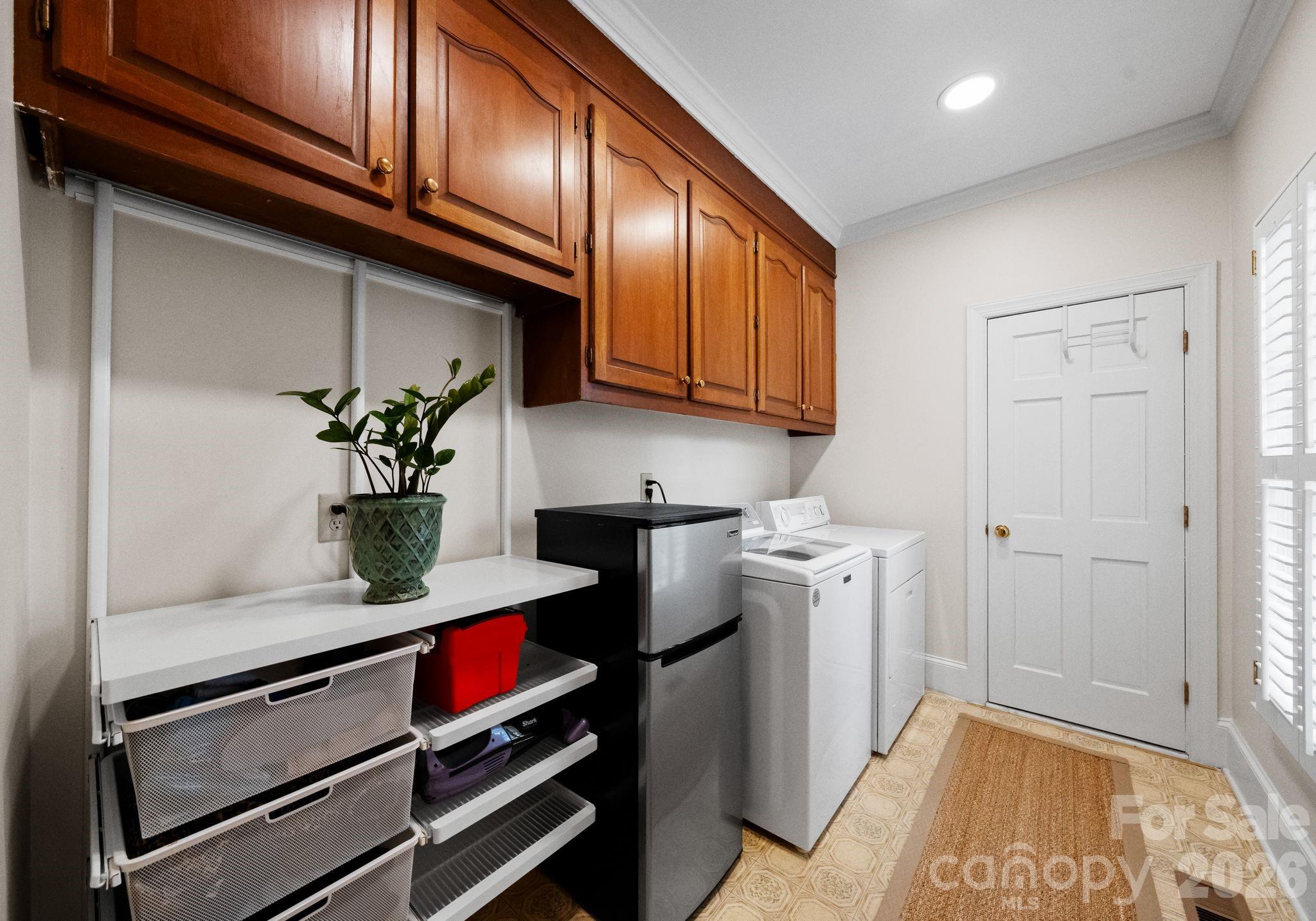 4026 Sharon View Road — Charlotte