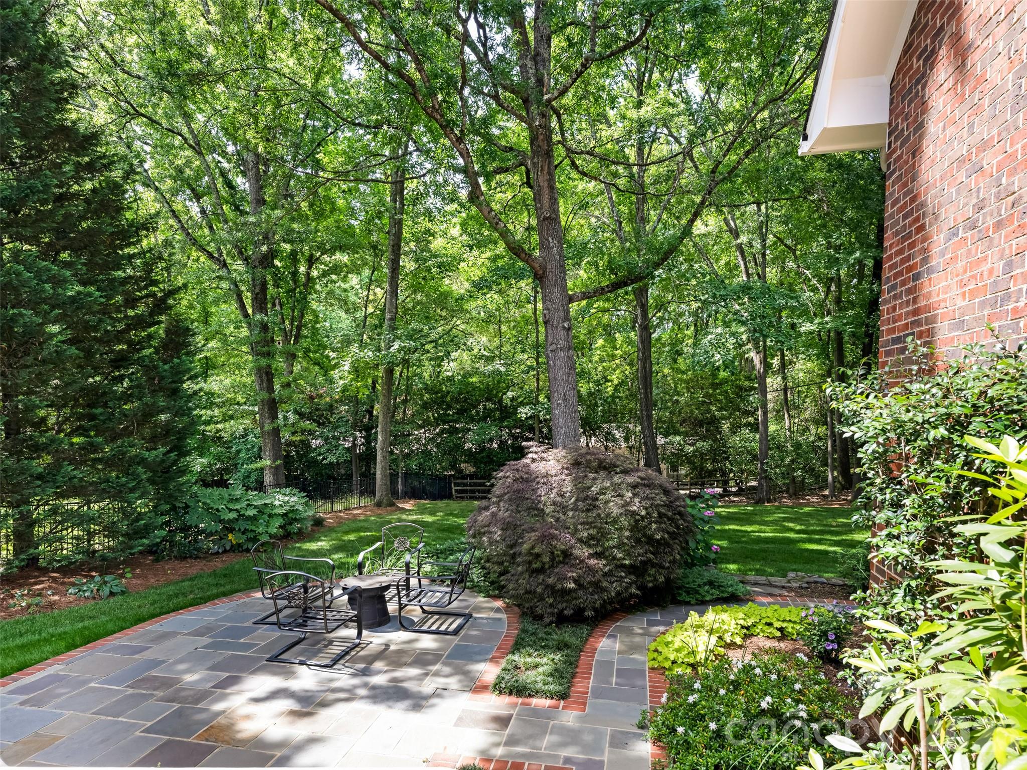 4026 Sharon View Road — Charlotte