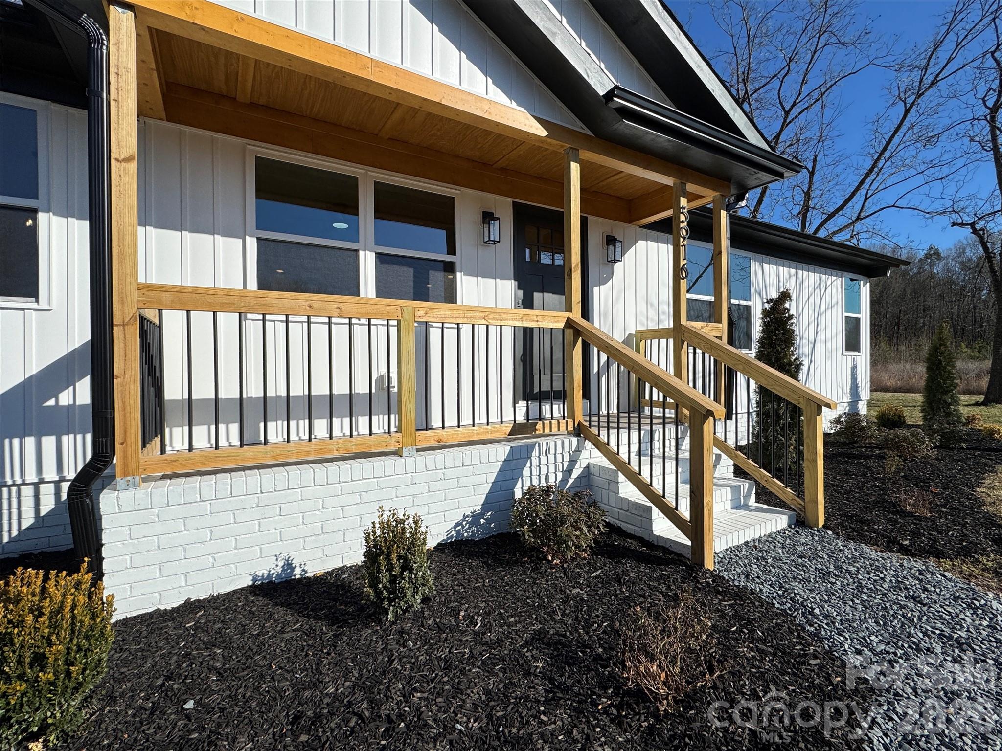 5916 Griffith Road — Monroe