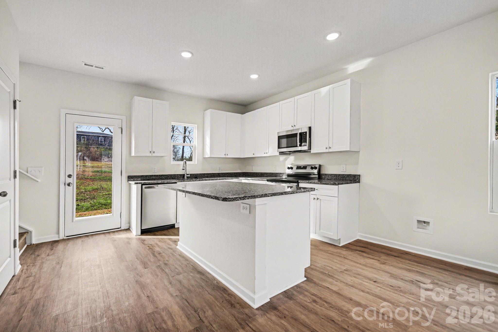 1727 Cloaninger Avenue — Statesville