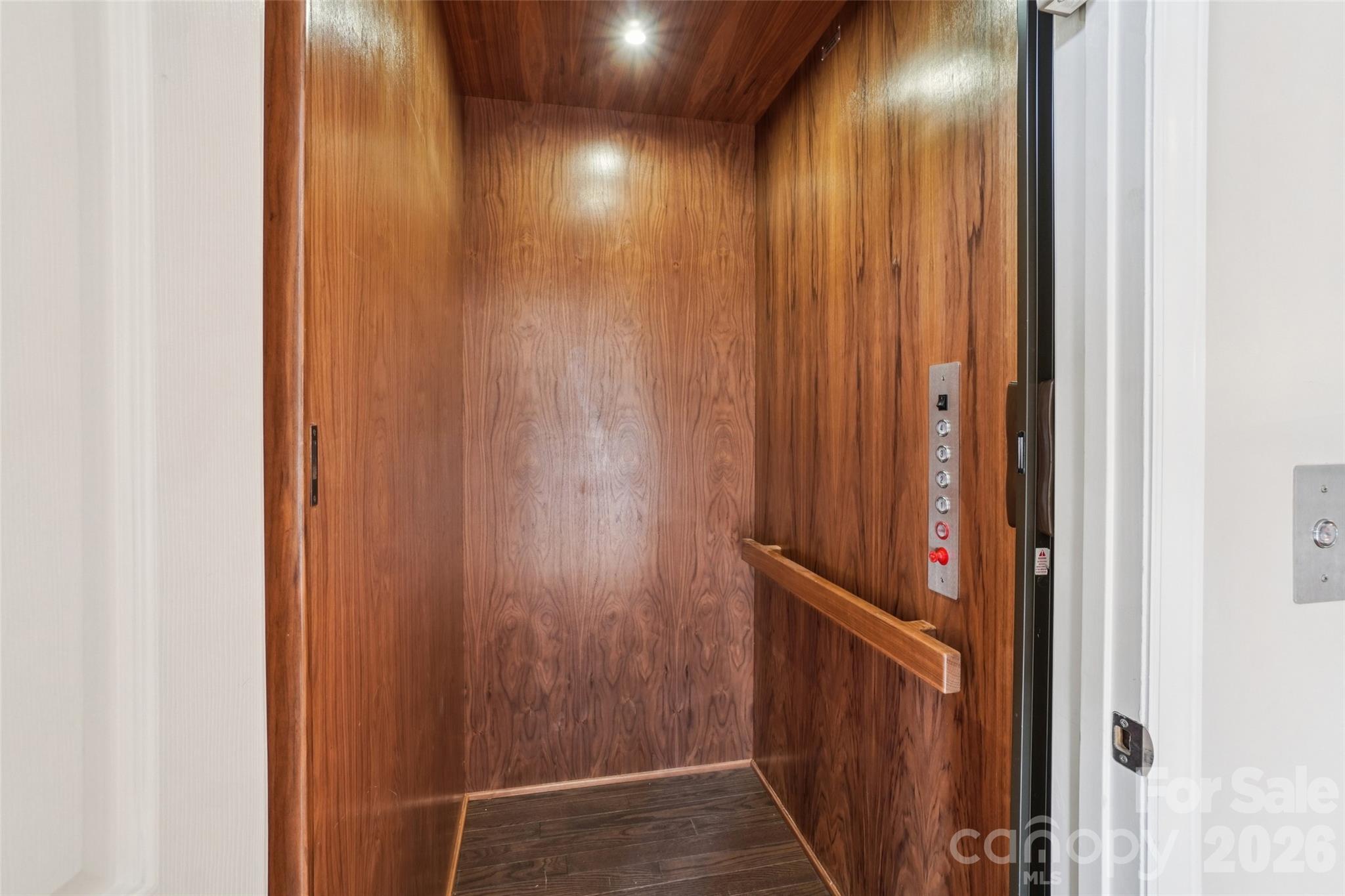 116 Dalya Road — Swannanoa