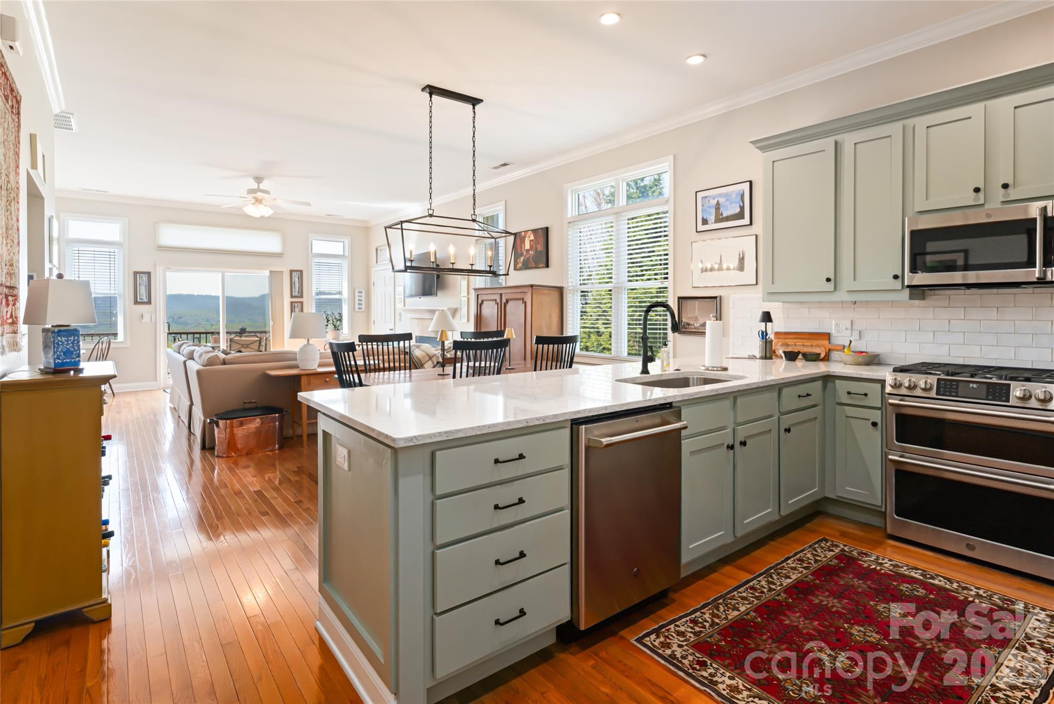 116 Dalya Road — Swannanoa