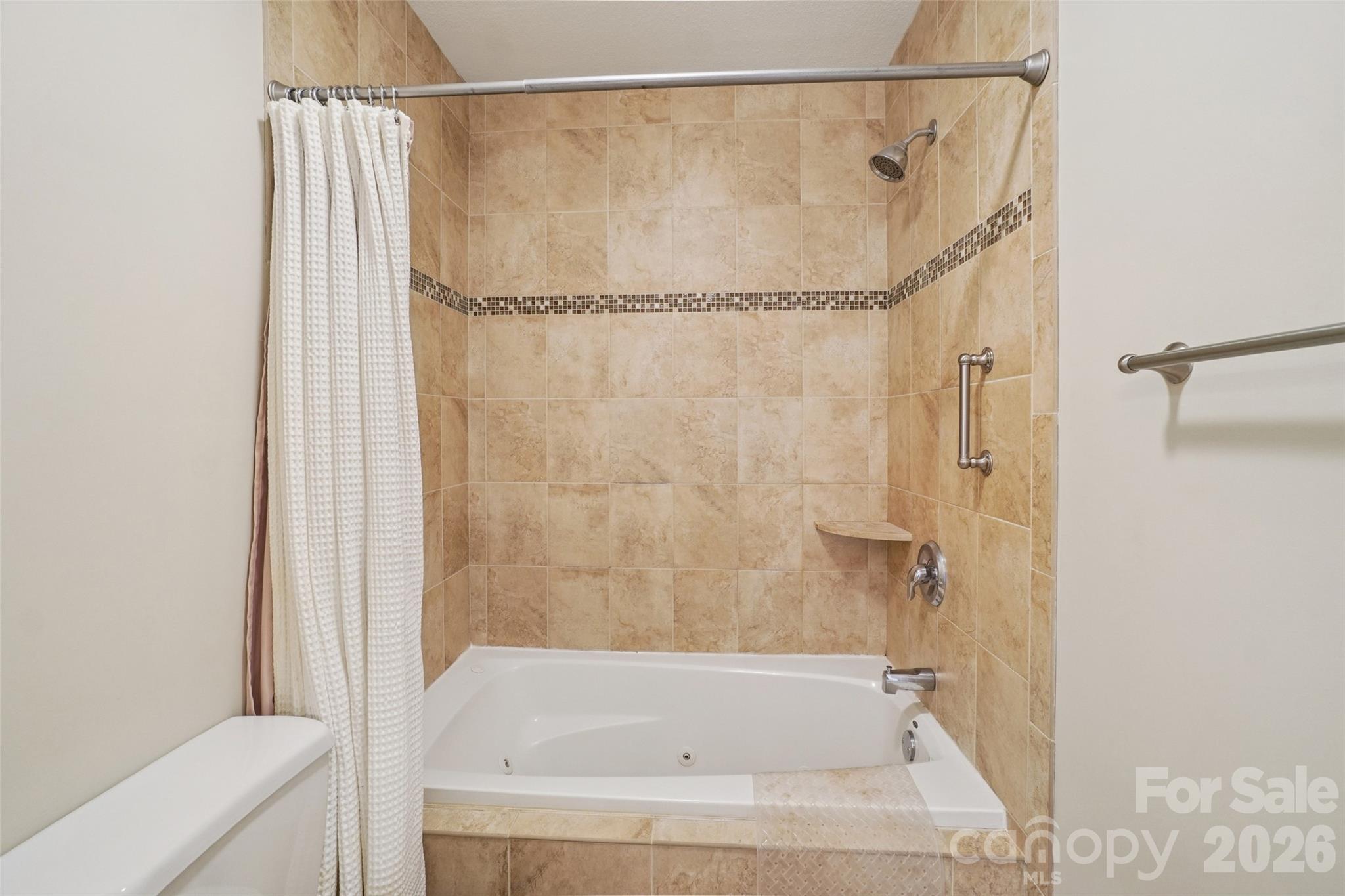 116 Dalya Road — Swannanoa