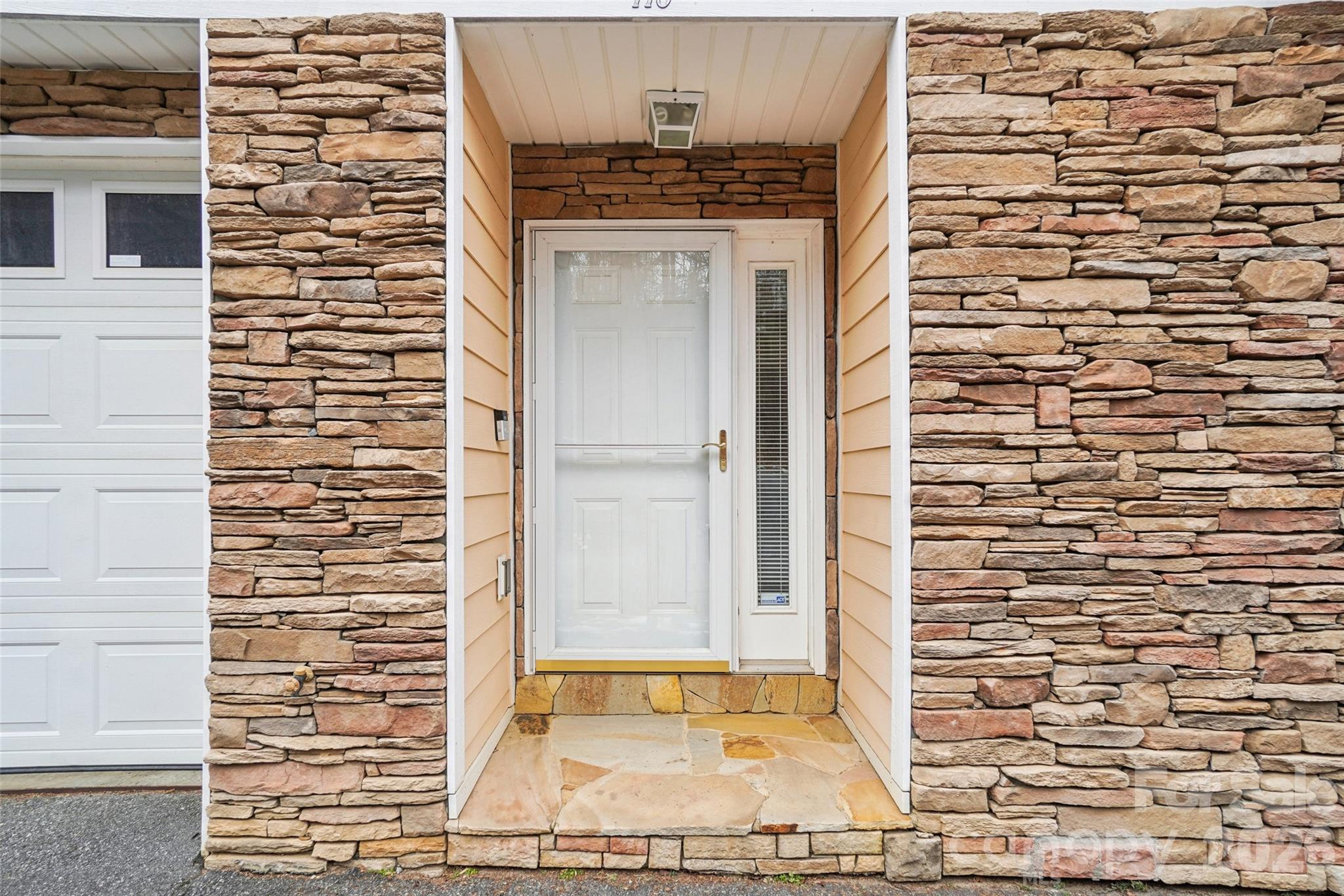 116 Dalya Road — Swannanoa