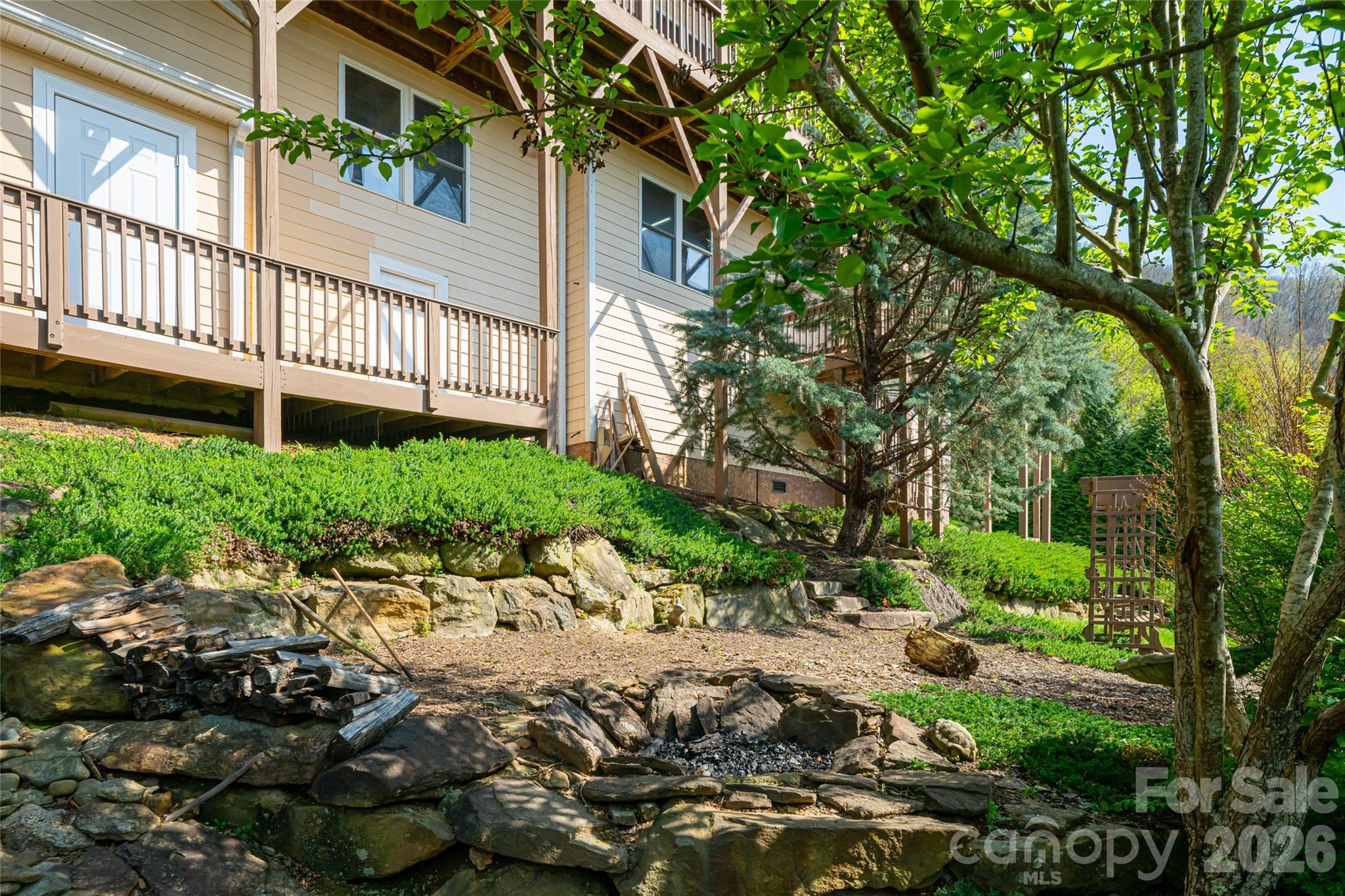 116 Dalya Road — Swannanoa