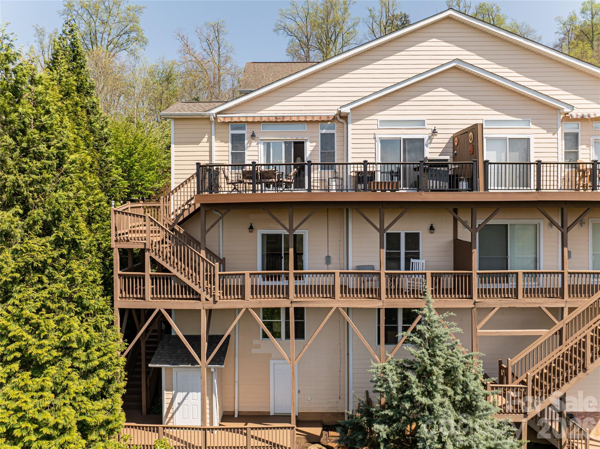 116 Dalya Road — Swannanoa