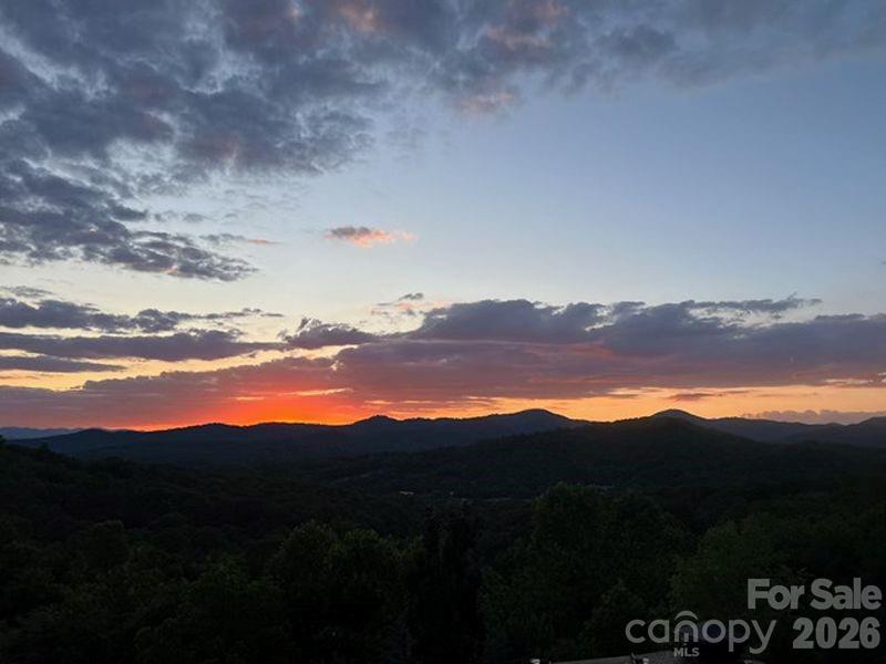 116 Dalya Road — Swannanoa