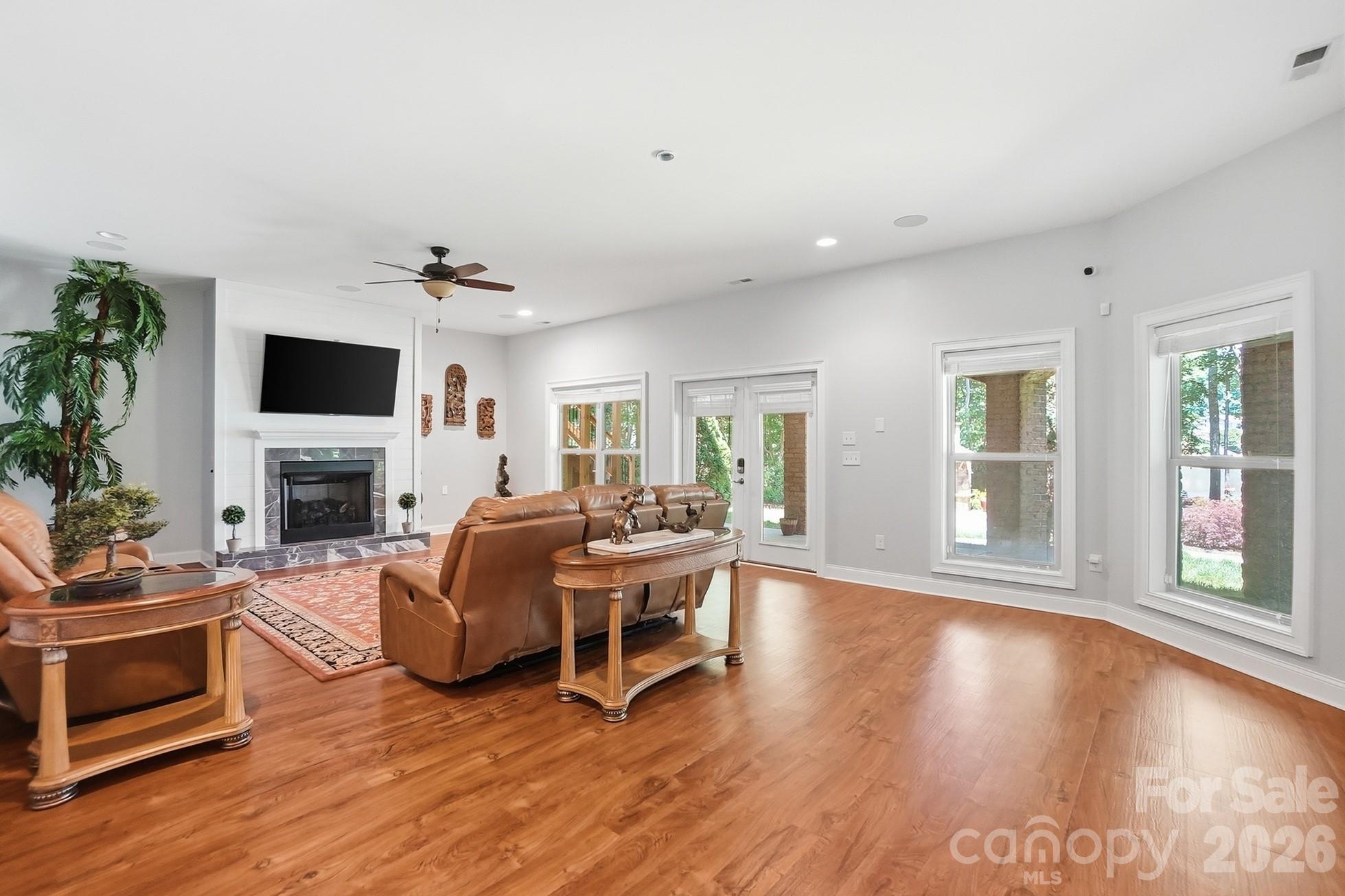 932 Thorn Ridge Lane — Clover