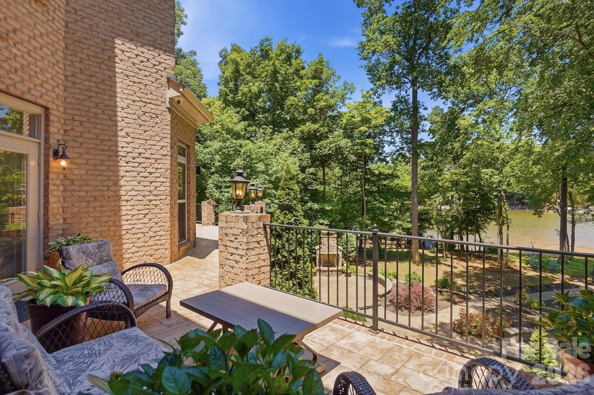 932 Thorn Ridge Lane — Clover