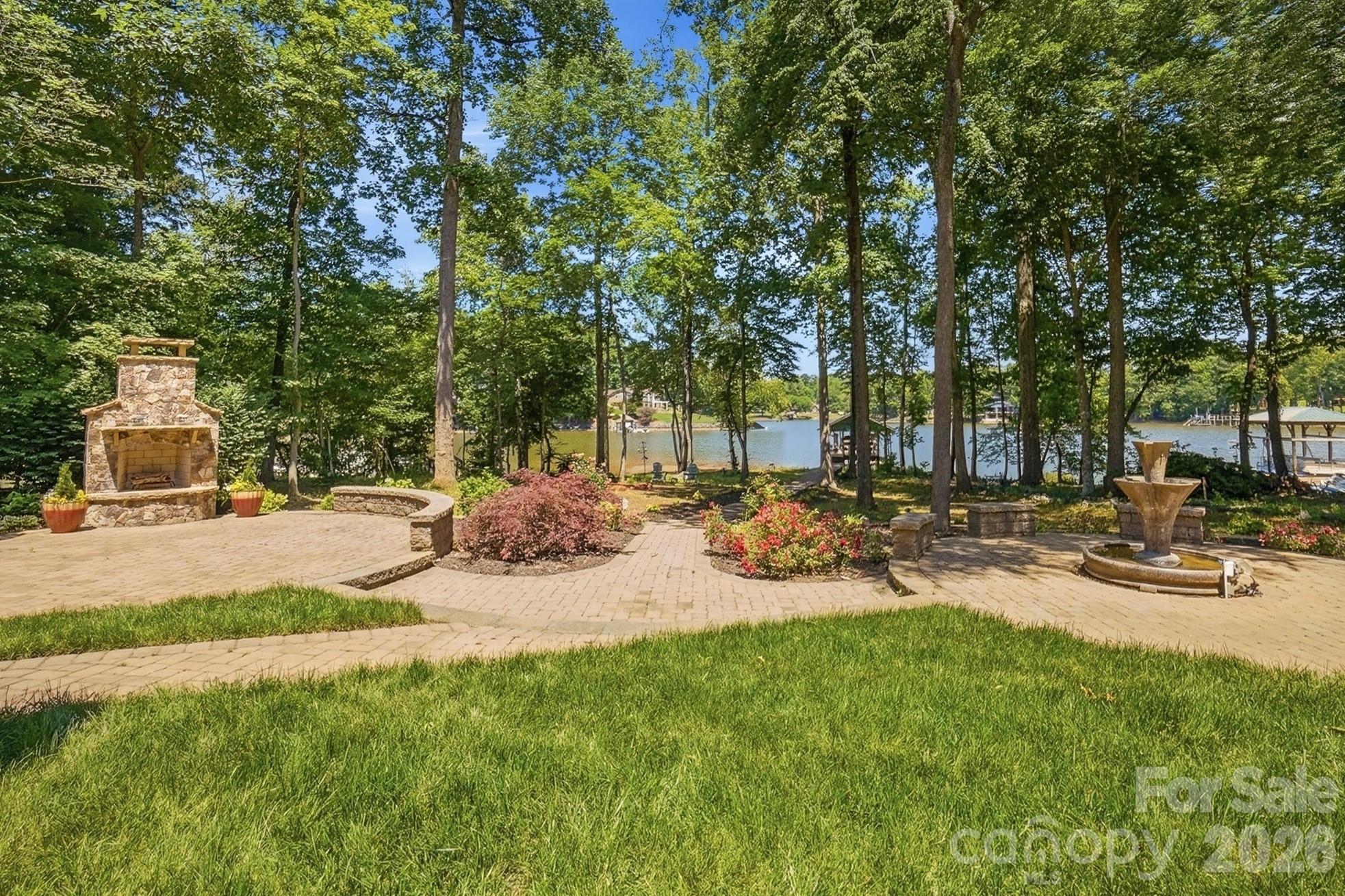 932 Thorn Ridge Lane — Clover