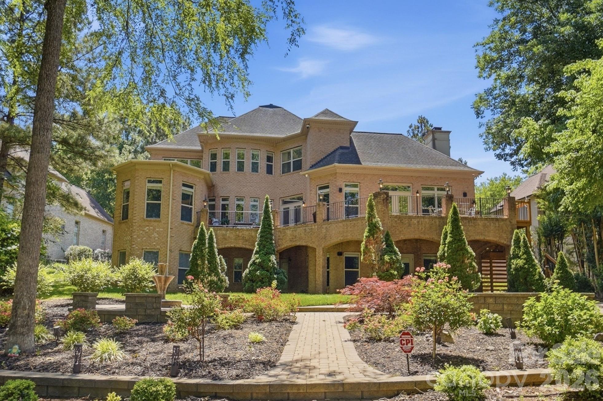 932 Thorn Ridge Lane — Clover