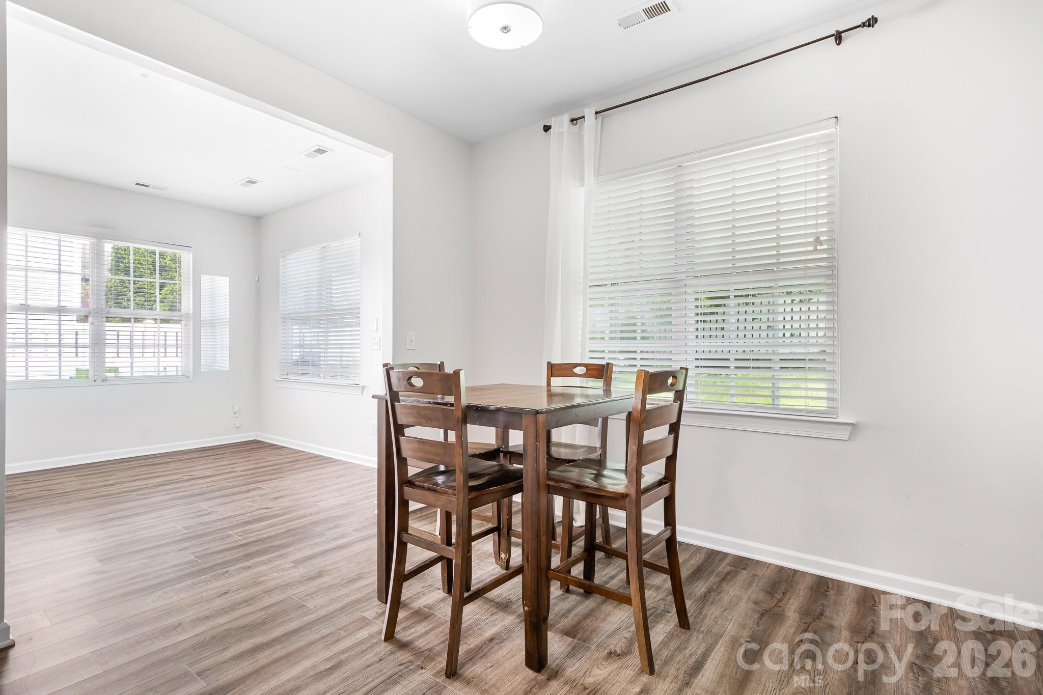 1600 Dartmoor Avenue NW — Concord