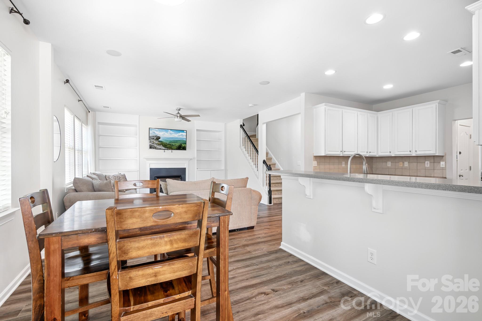 1600 Dartmoor Avenue NW — Concord