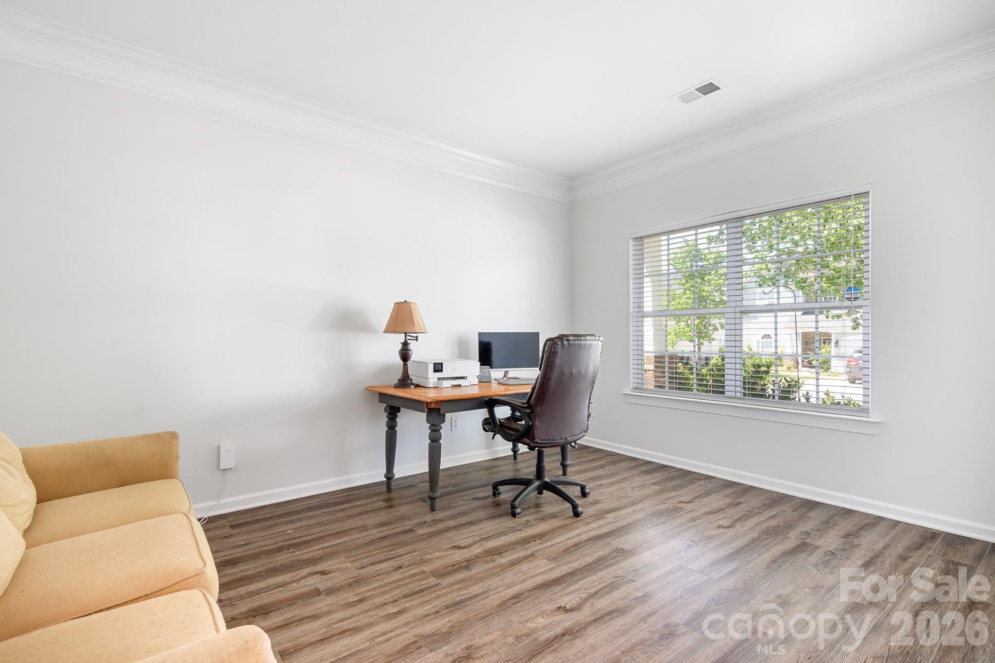 1600 Dartmoor Avenue NW — Concord