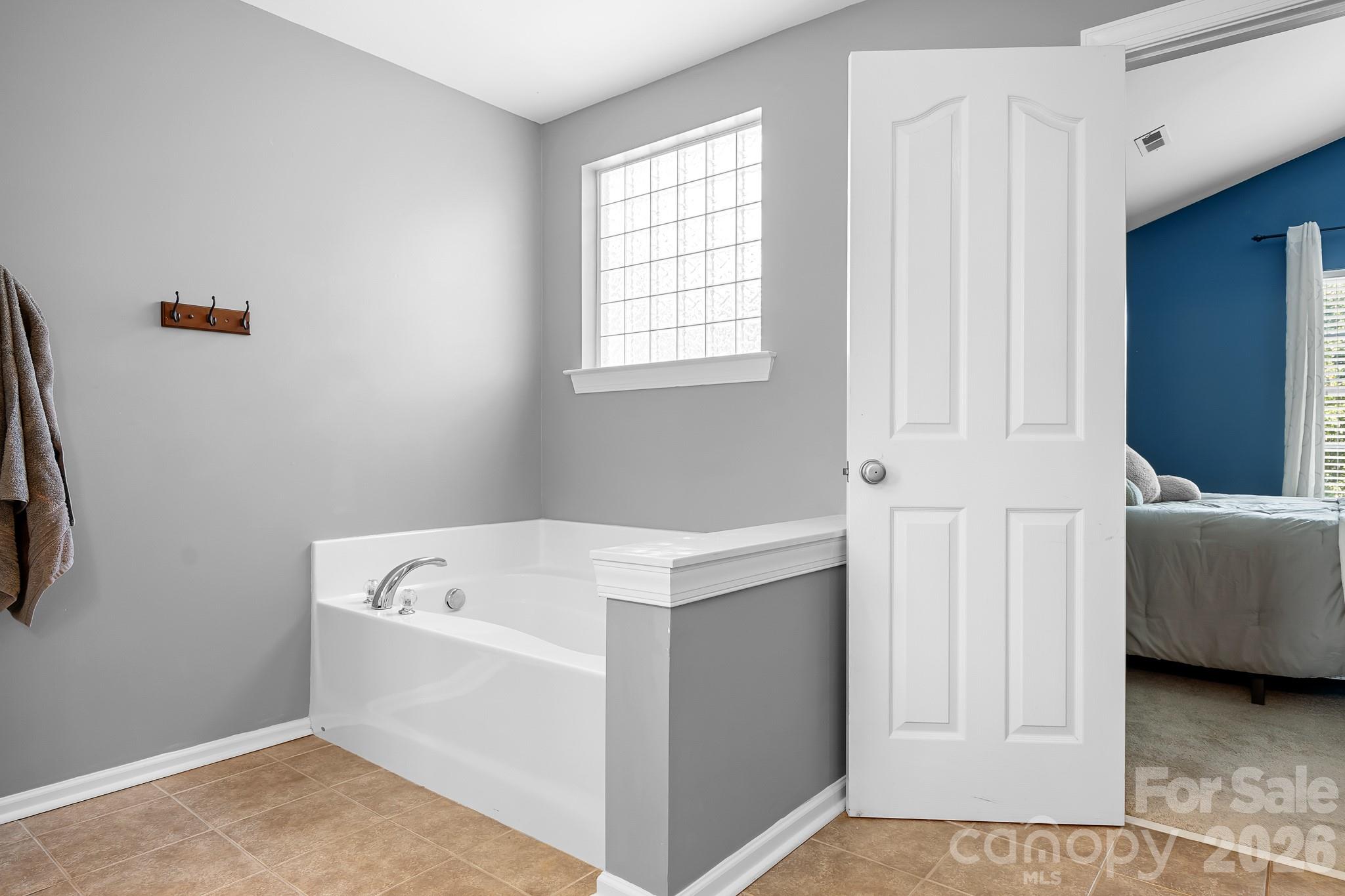 1600 Dartmoor Avenue NW — Concord