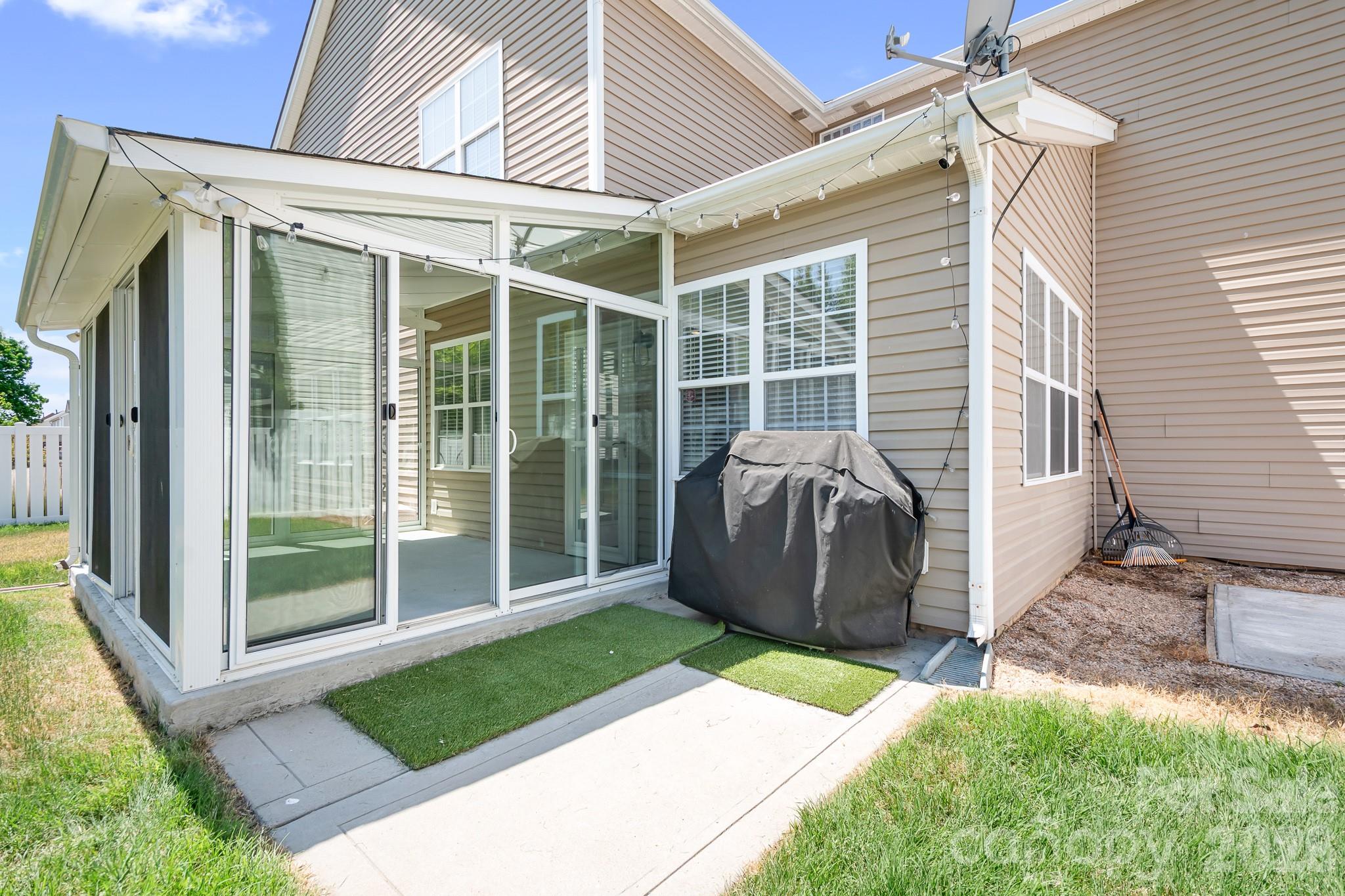 1600 Dartmoor Avenue NW — Concord