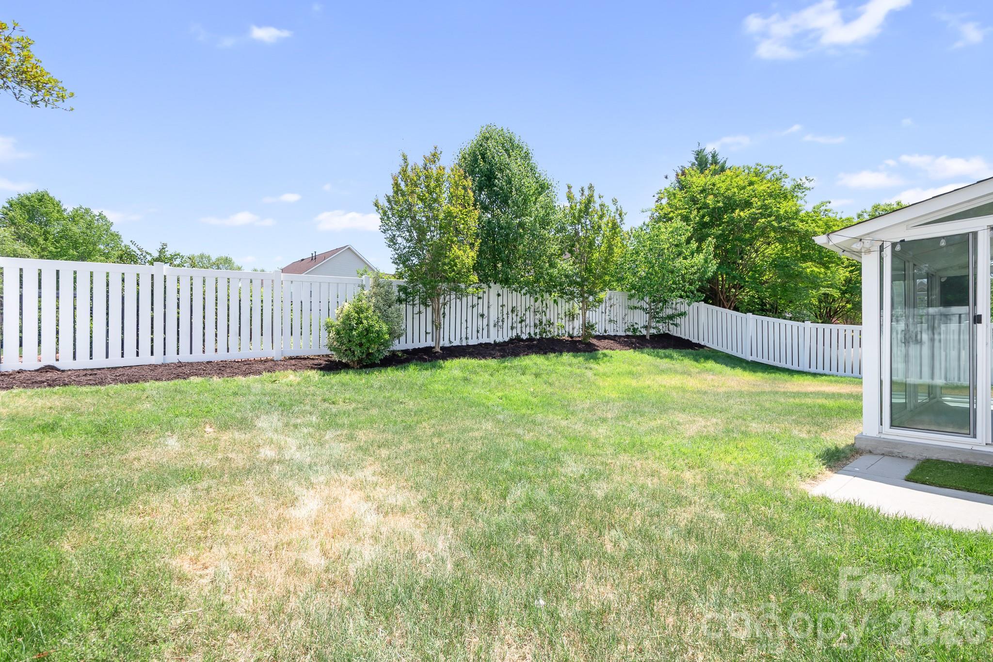 1600 Dartmoor Avenue NW — Concord