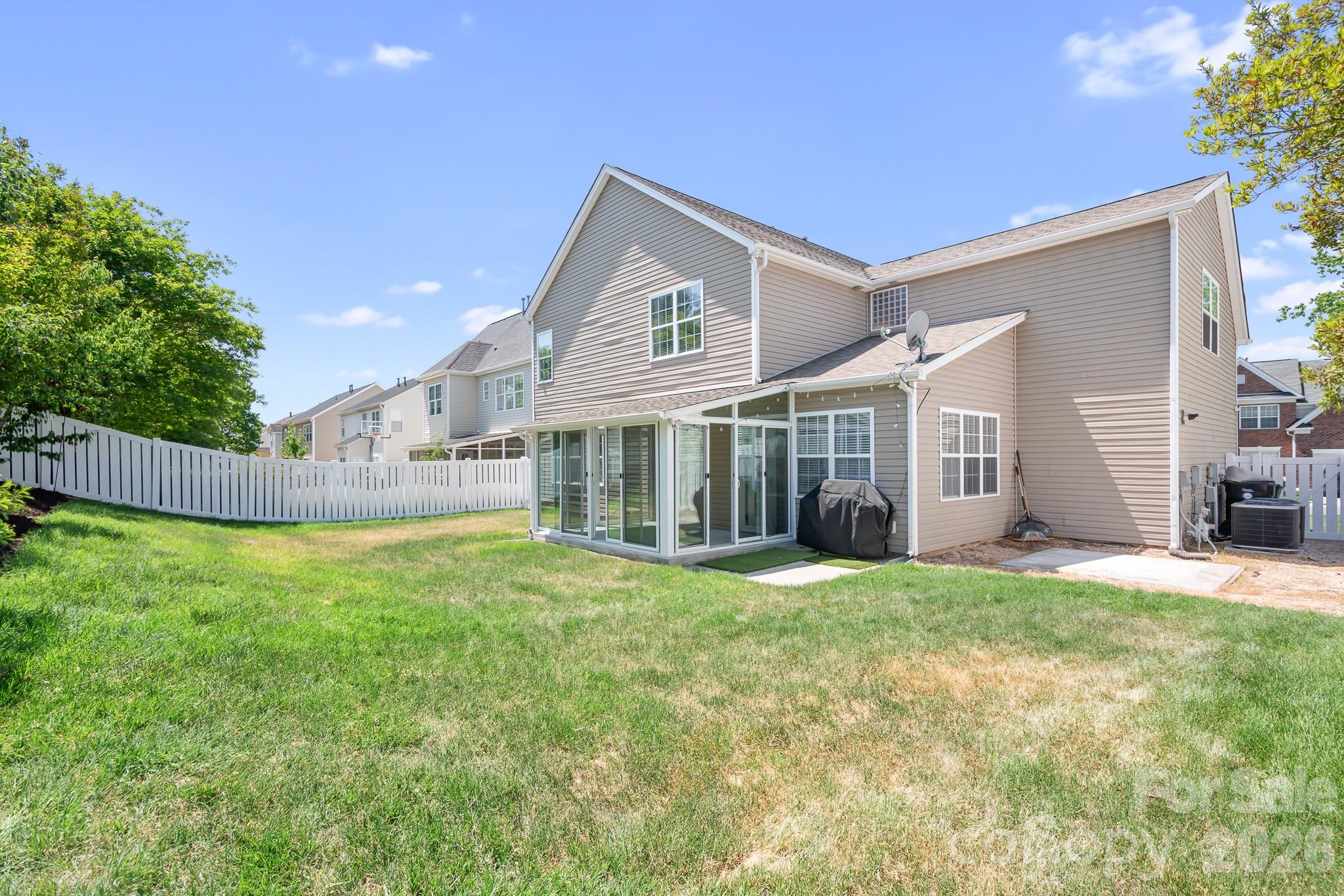 1600 Dartmoor Avenue NW — Concord