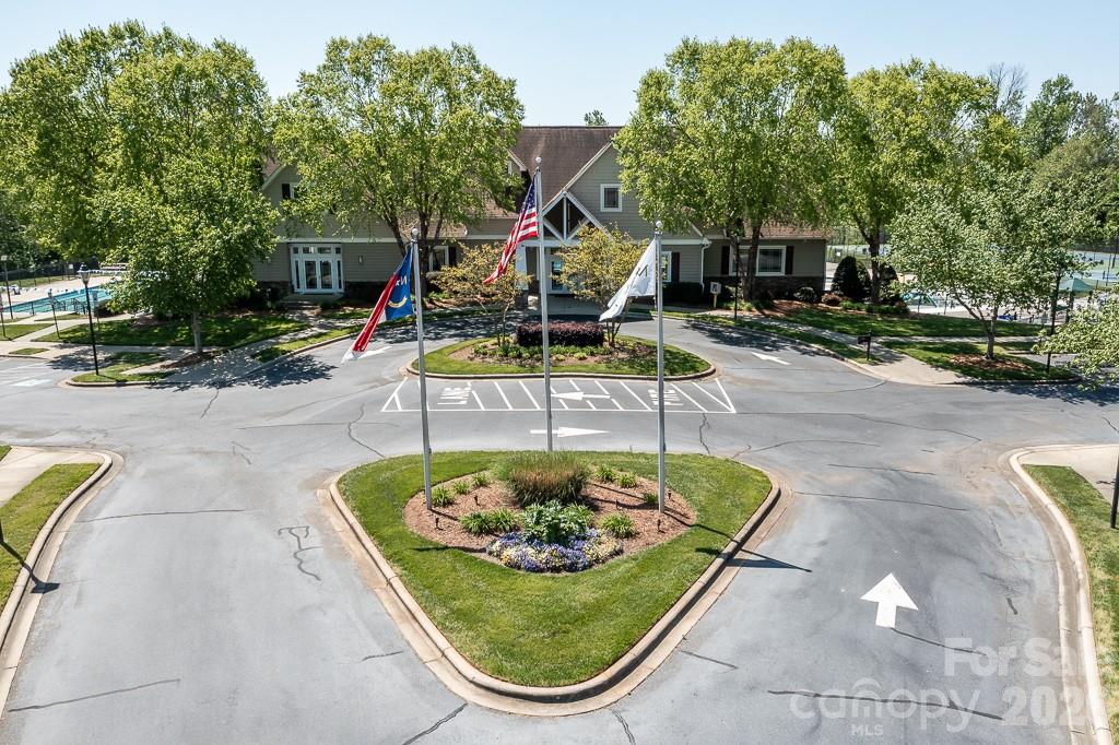 1600 Dartmoor Avenue NW — Concord