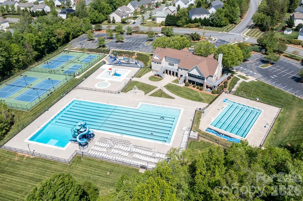 1600 Dartmoor Avenue NW — Concord