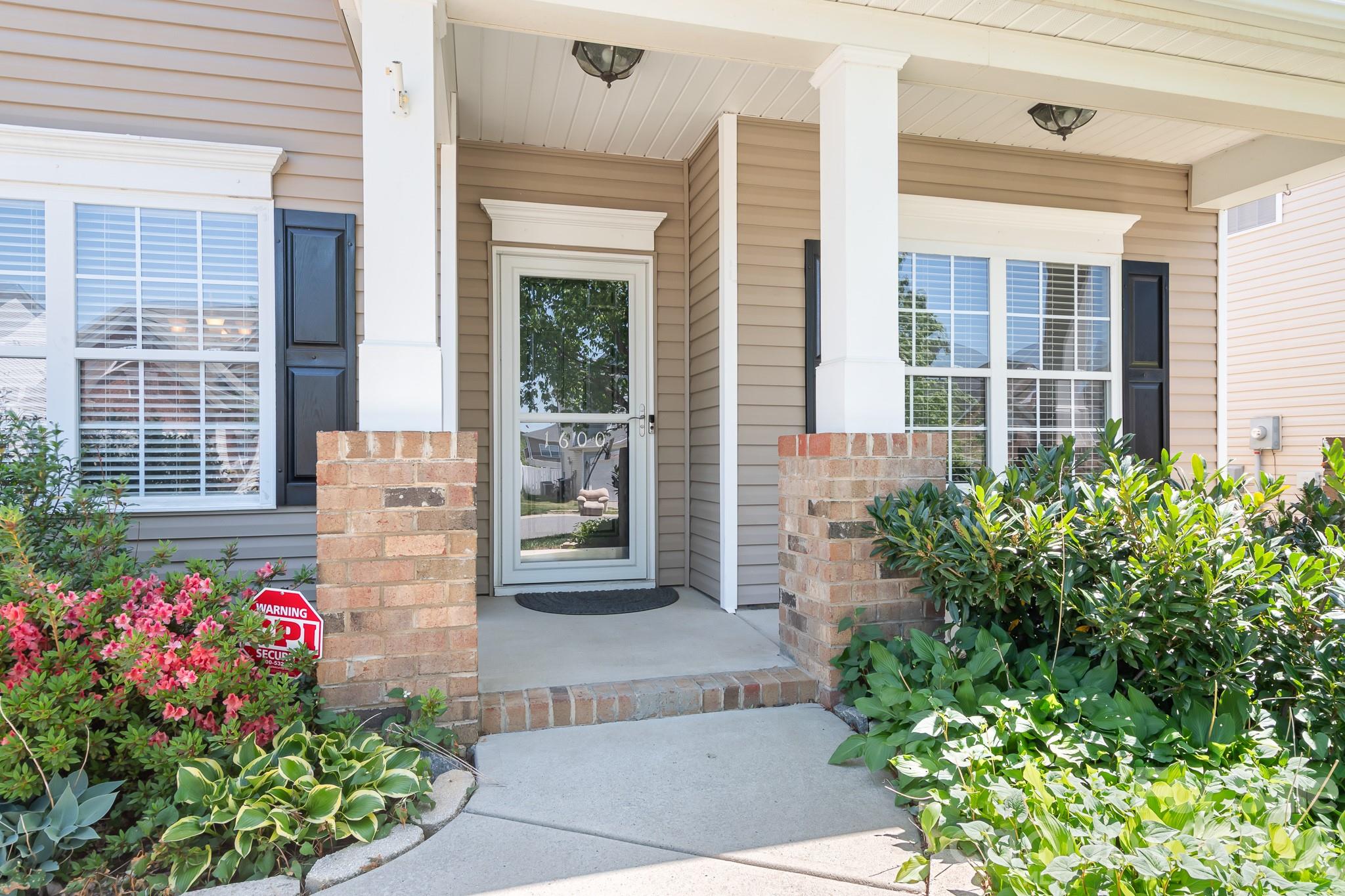1600 Dartmoor Avenue NW — Concord