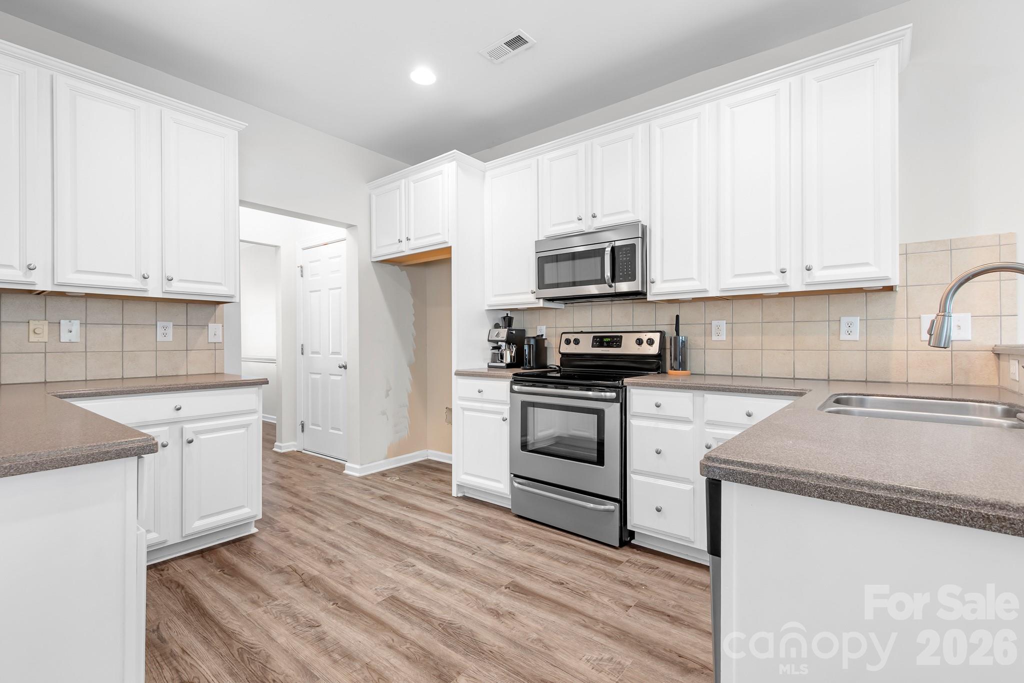 1600 Dartmoor Avenue NW — Concord