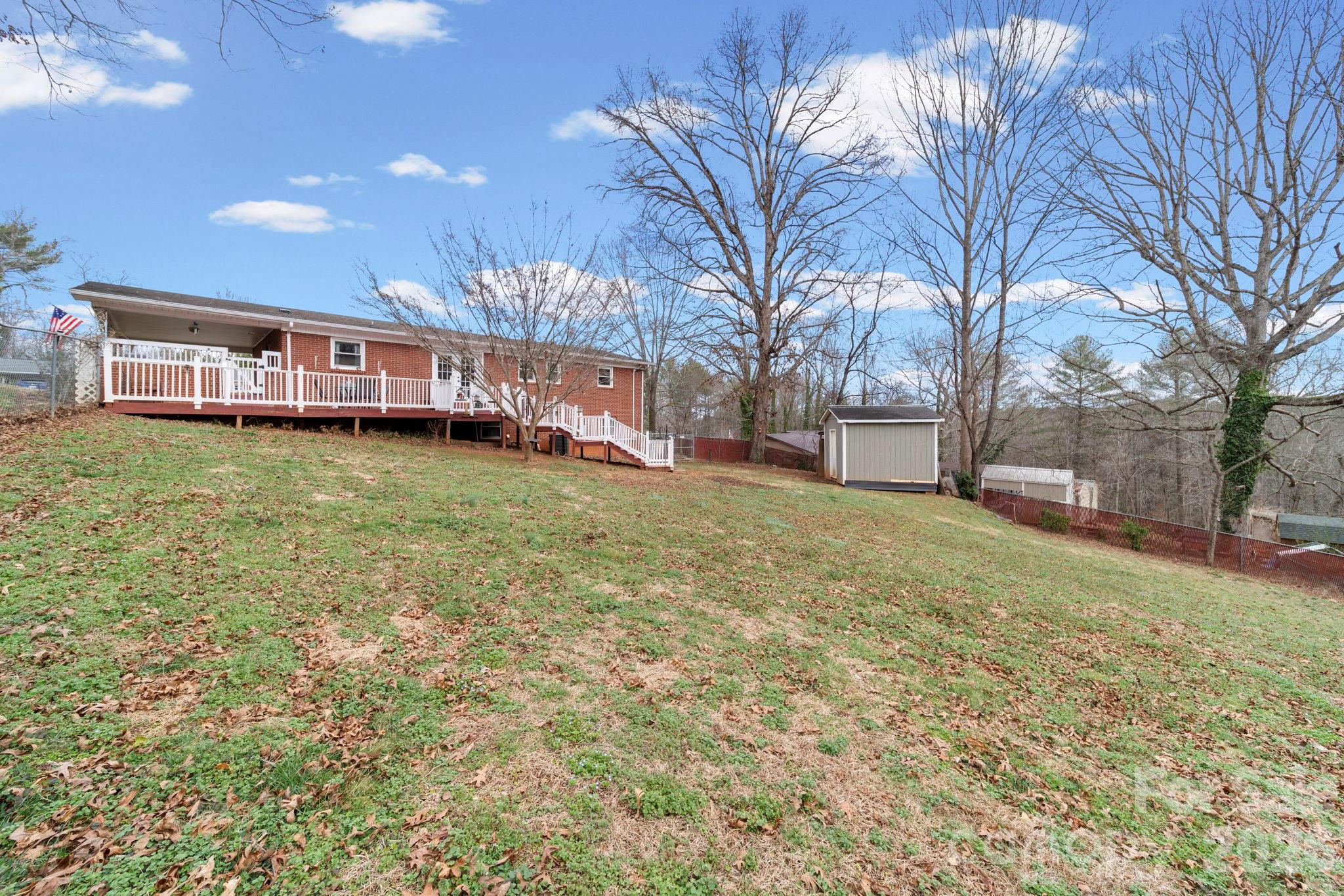116 Hilltop Avenue — Valdese