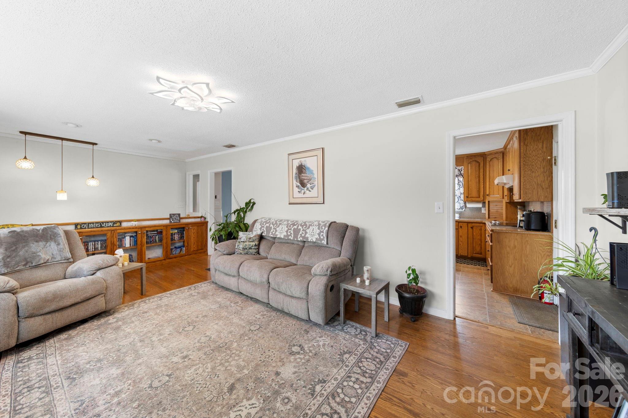 116 Hilltop Avenue — Valdese