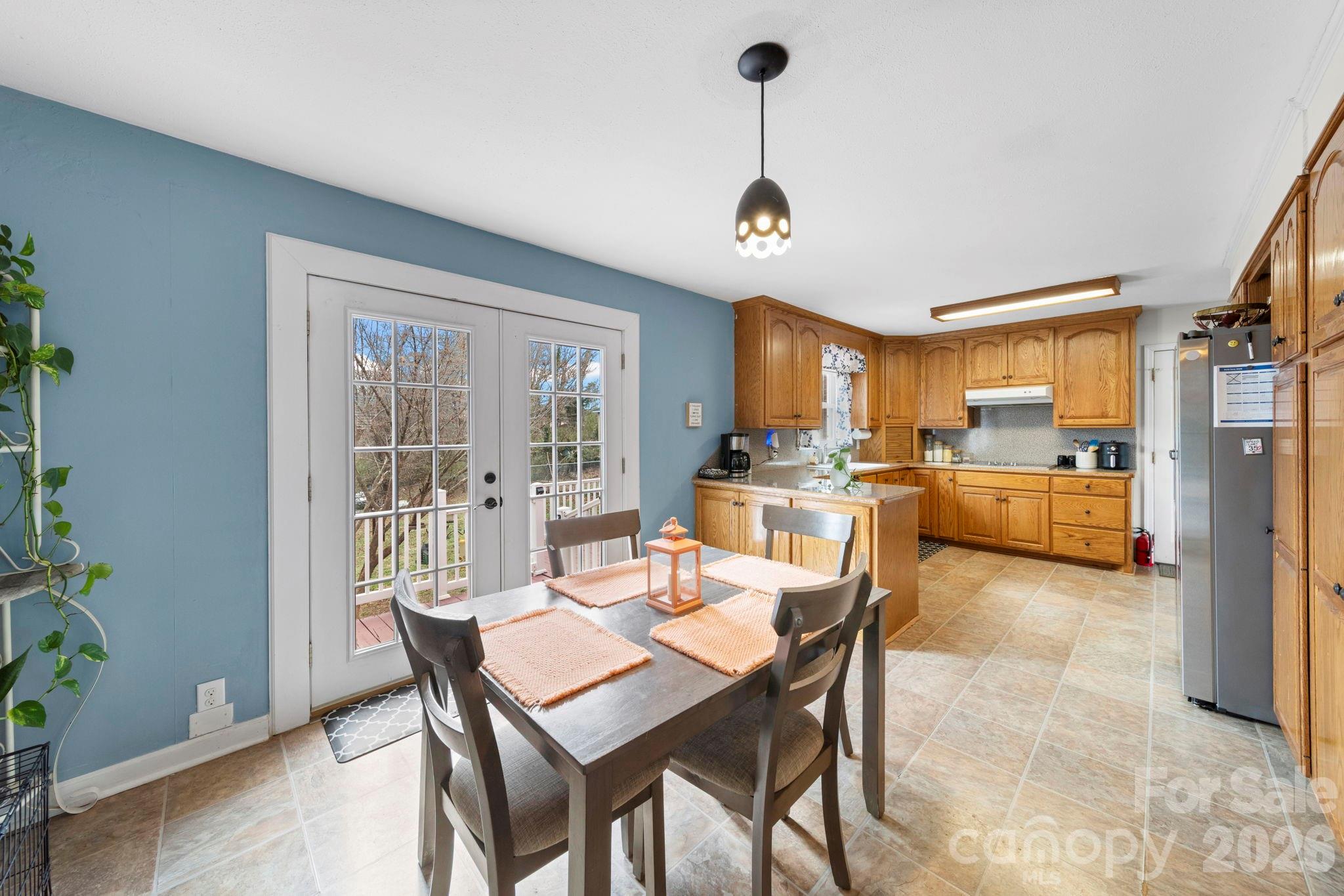 116 Hilltop Avenue — Valdese