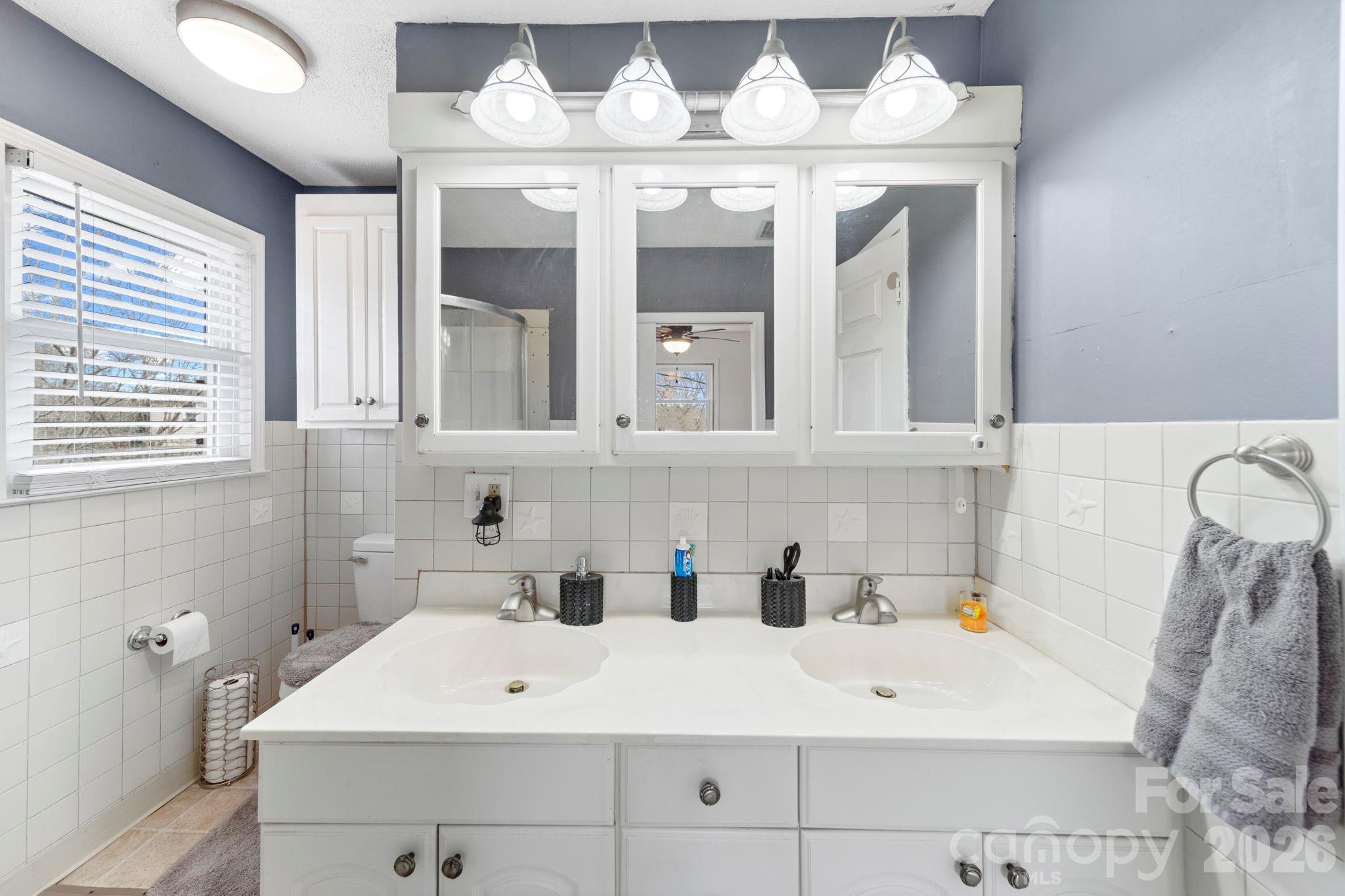 116 Hilltop Avenue — Valdese