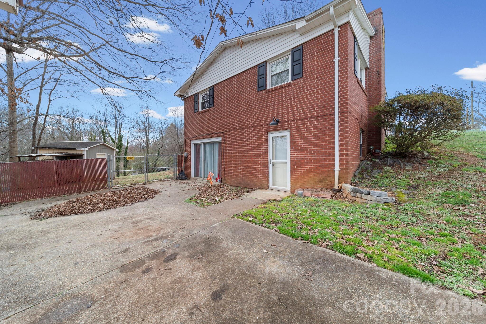 116 Hilltop Avenue — Valdese