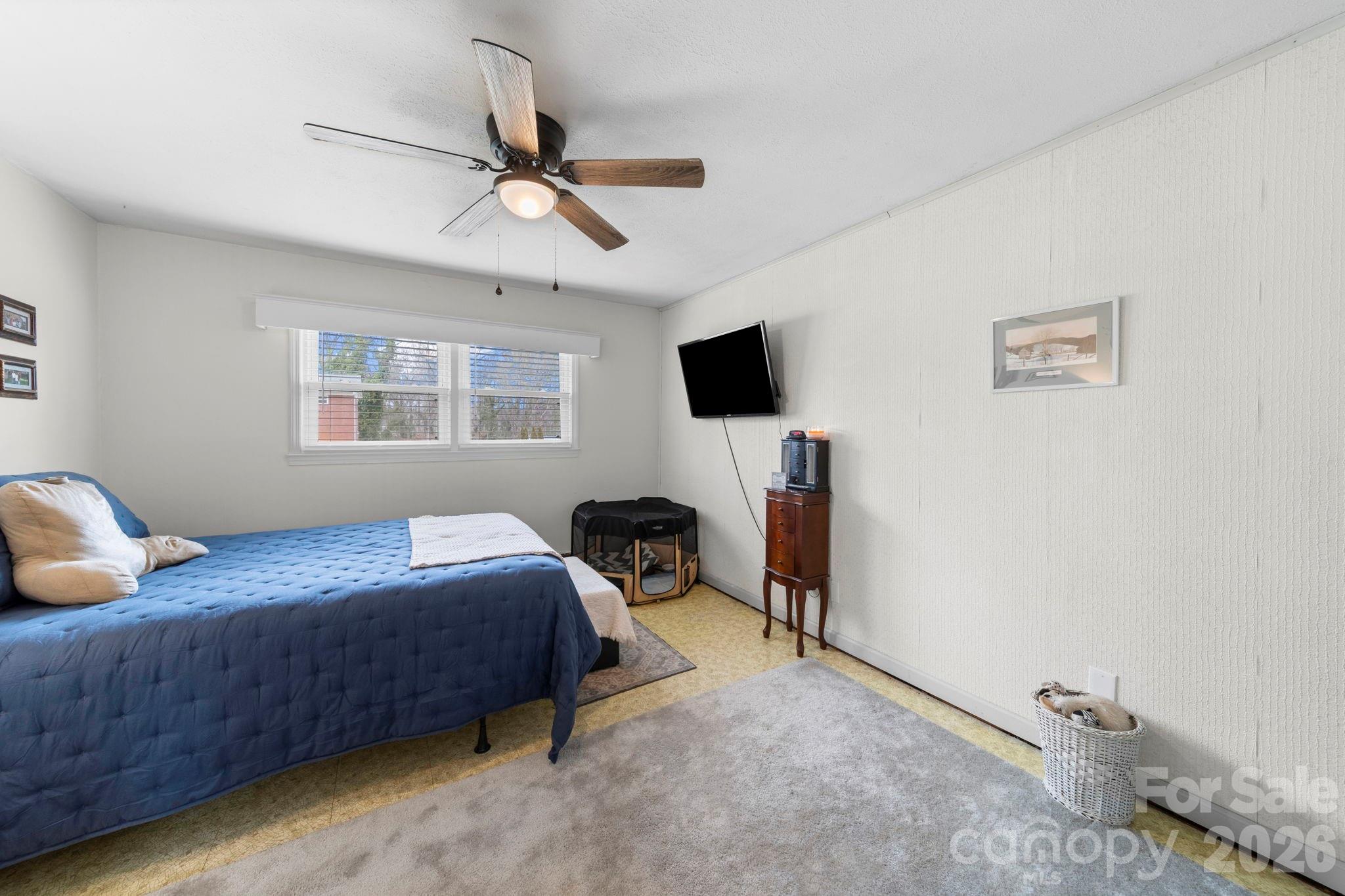 116 Hilltop Avenue — Valdese