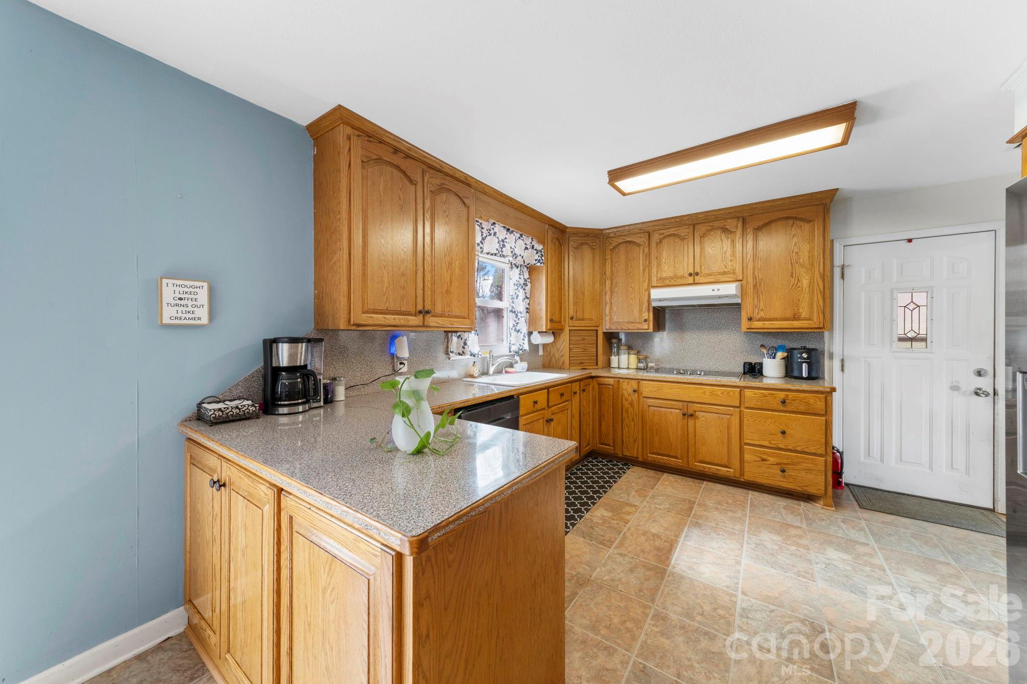 116 Hilltop Avenue — Valdese