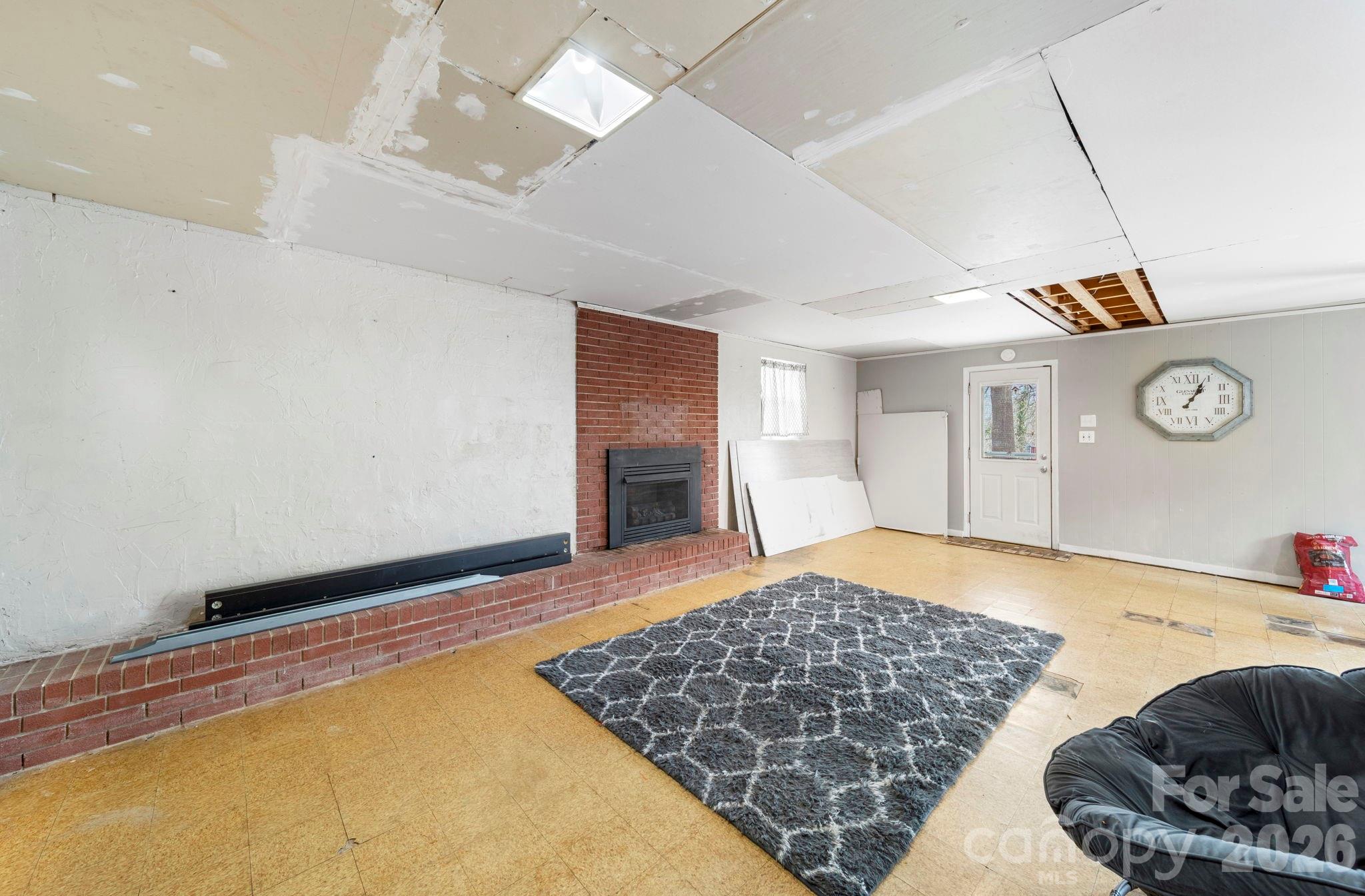 116 Hilltop Avenue — Valdese