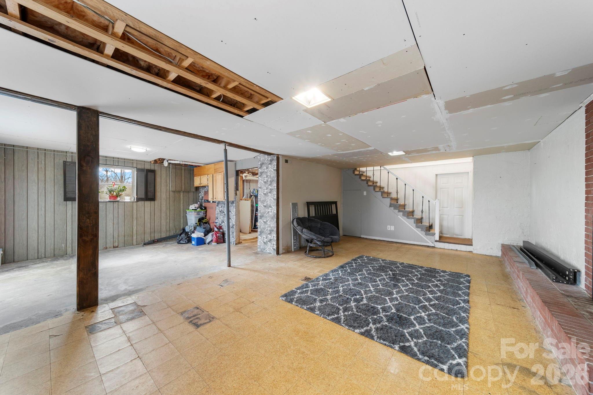 116 Hilltop Avenue — Valdese