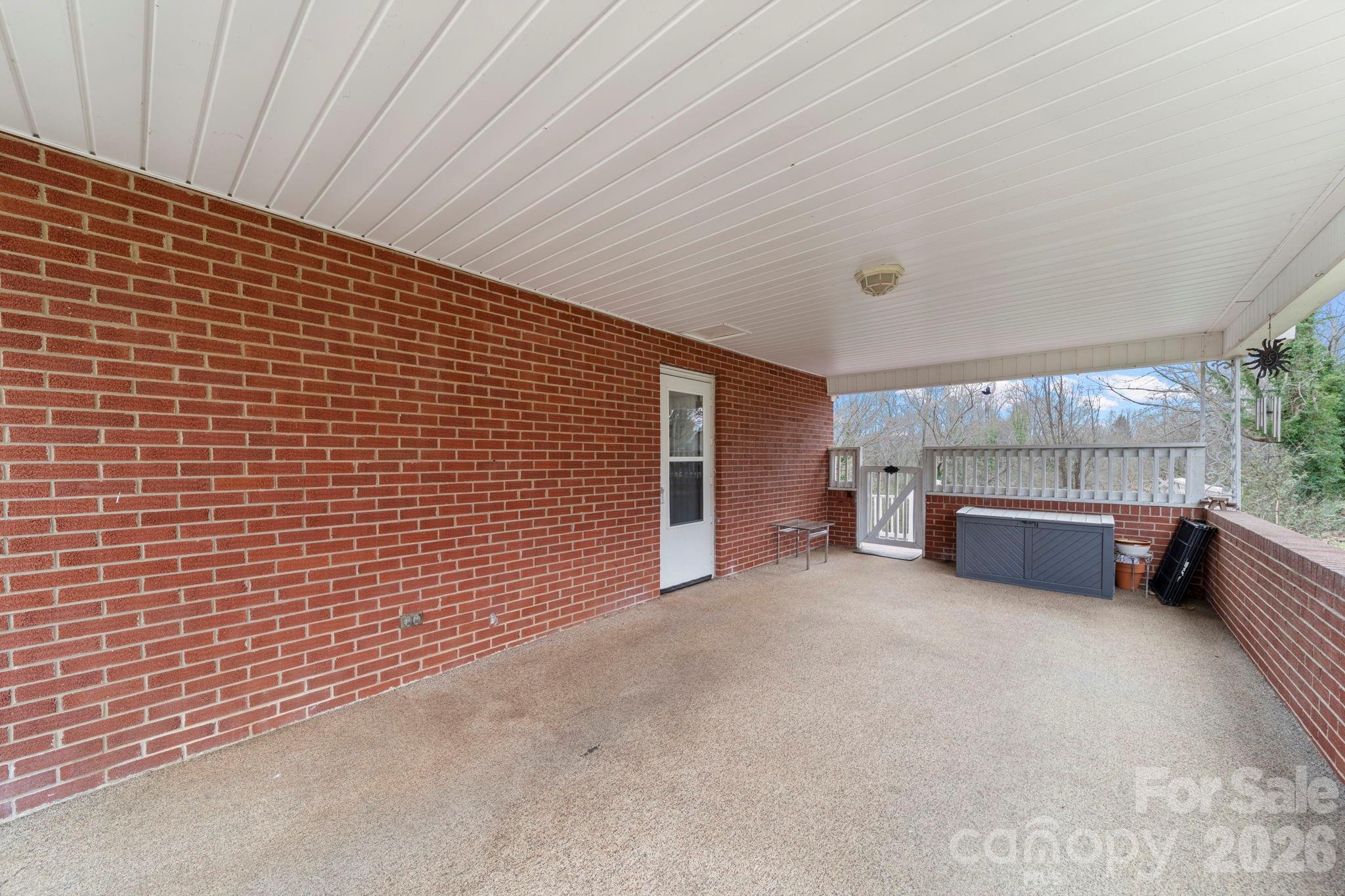 116 Hilltop Avenue — Valdese