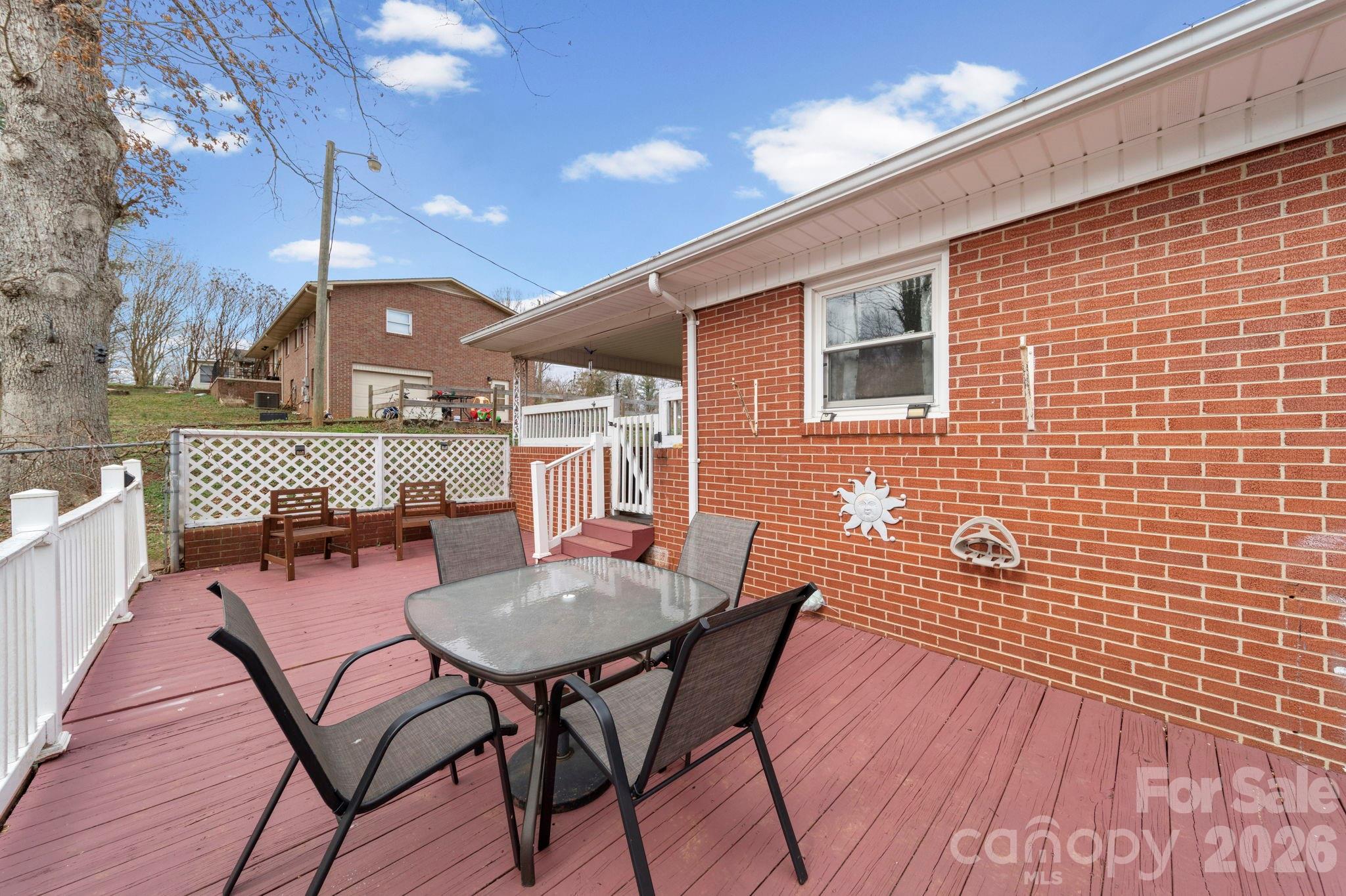 116 Hilltop Avenue — Valdese