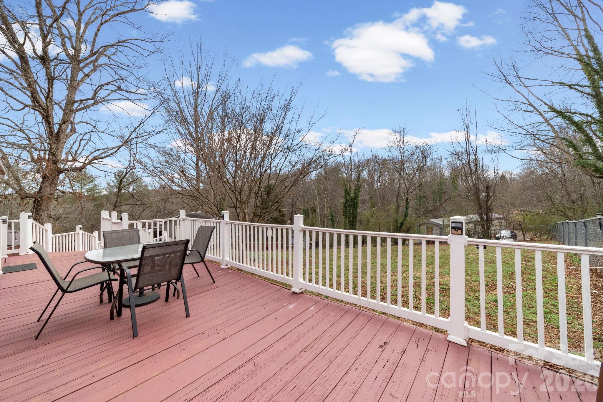 116 Hilltop Avenue — Valdese