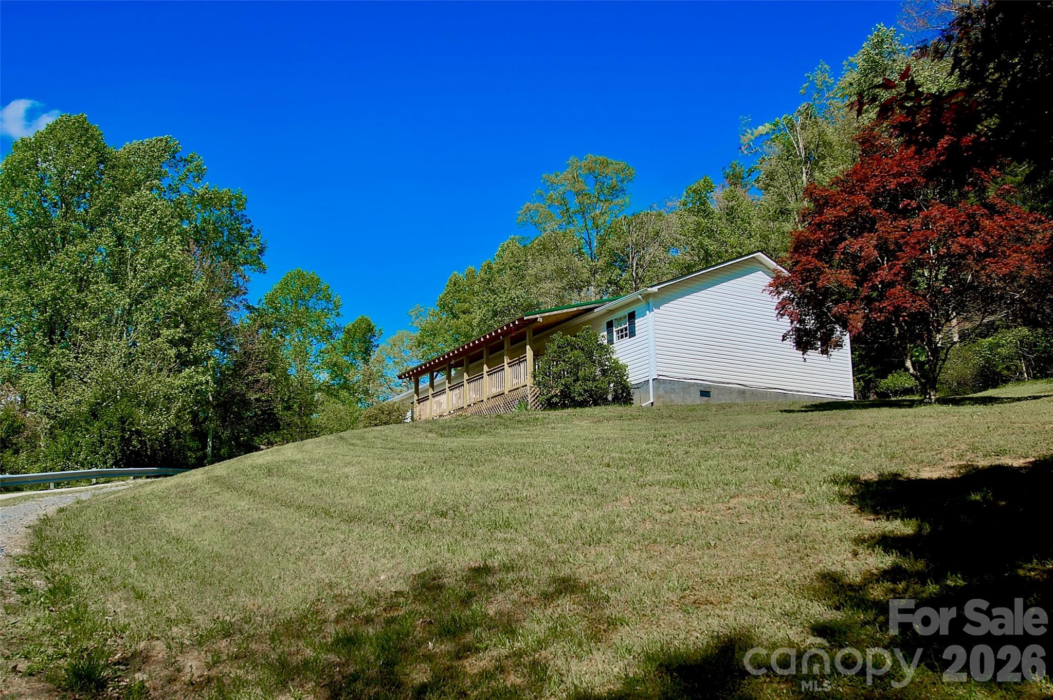3 Altapass Trail — Spruce Pine