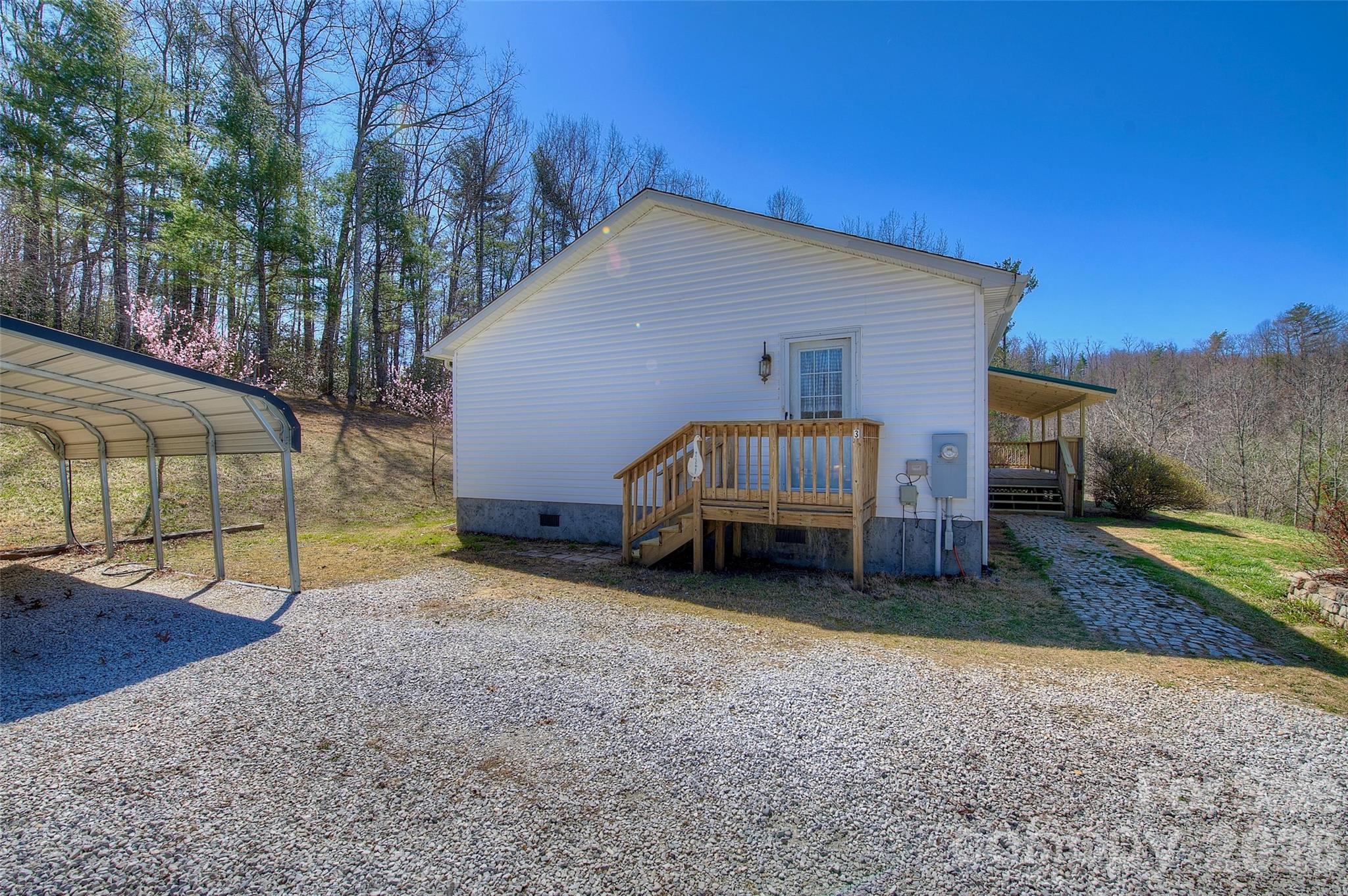 3 Altapass Trail — Spruce Pine