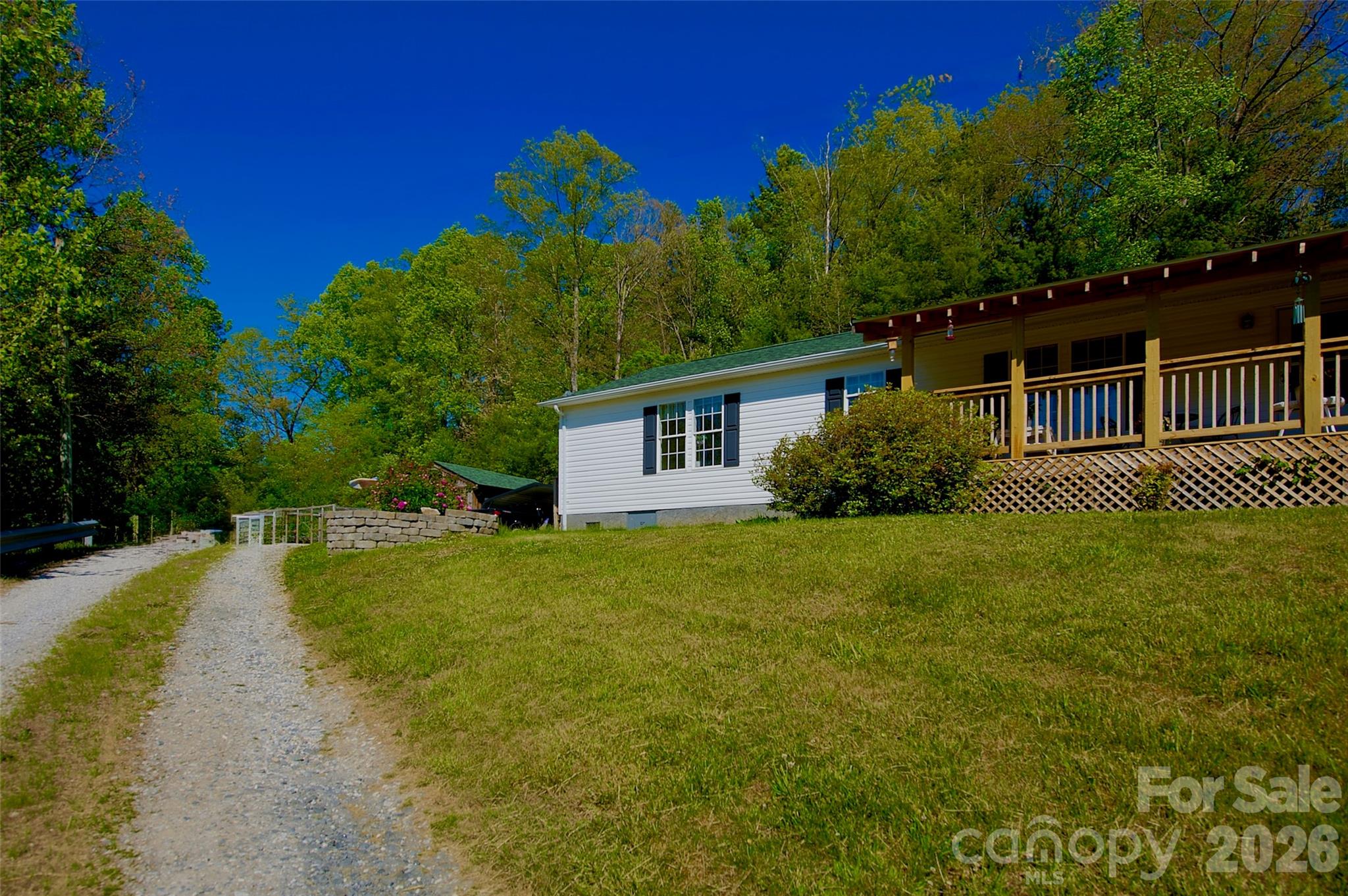 3 Altapass Trail — Spruce Pine
