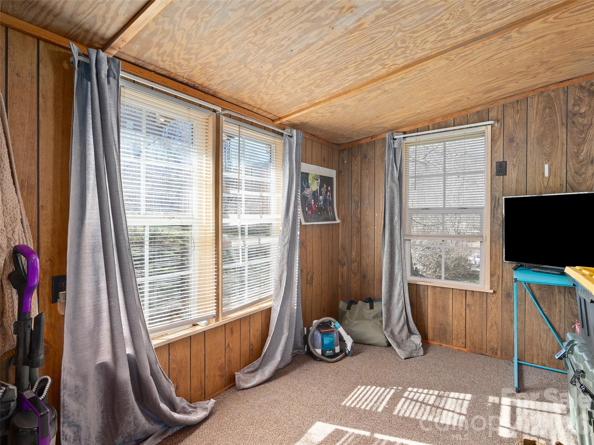 186 Creekmont Drive — Clyde