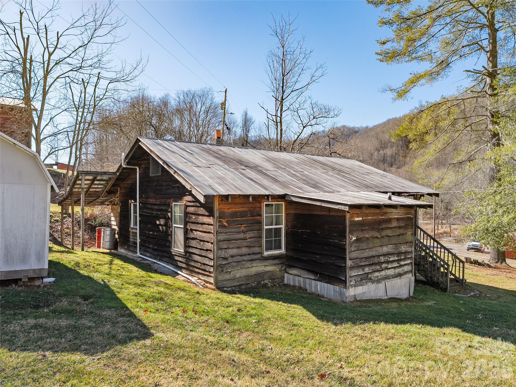 186 Creekmont Drive — Clyde
