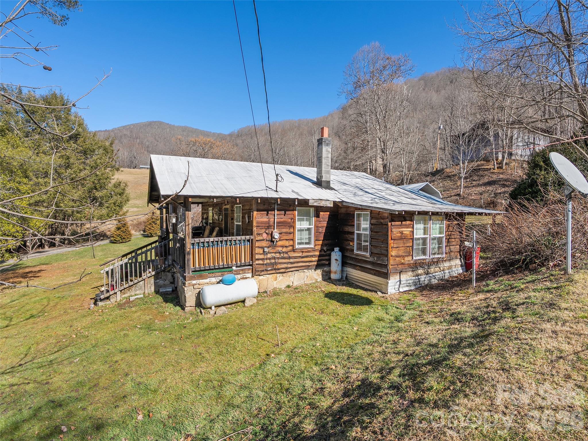 186 Creekmont Drive — Clyde