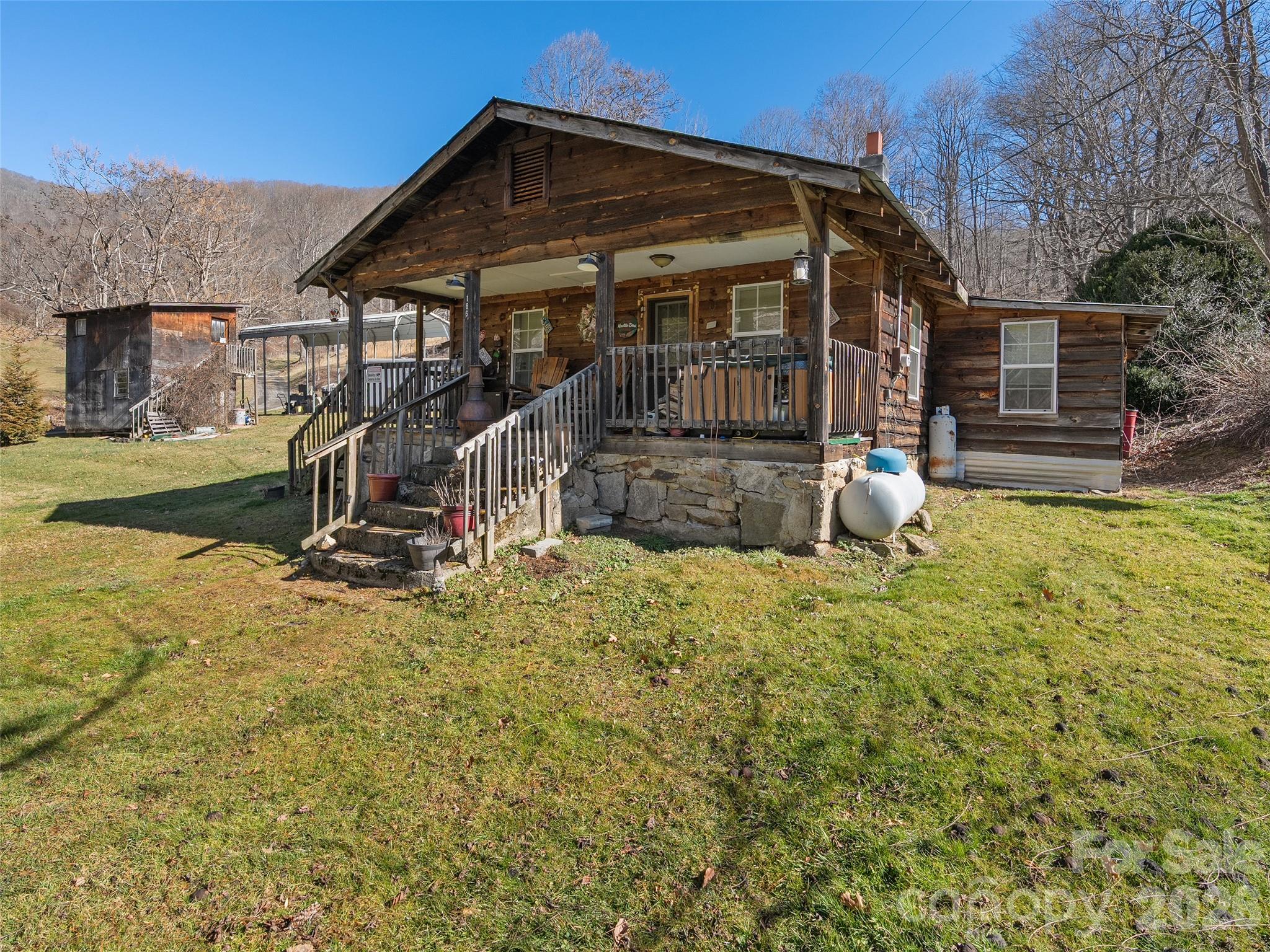 186 Creekmont Drive — Clyde